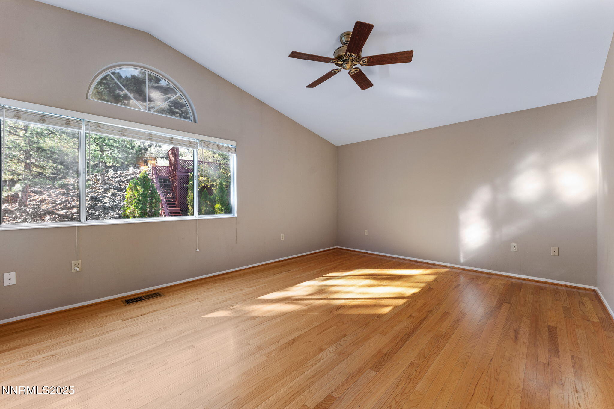 66-web-or-mls-3280 Thornhill-18 (2)