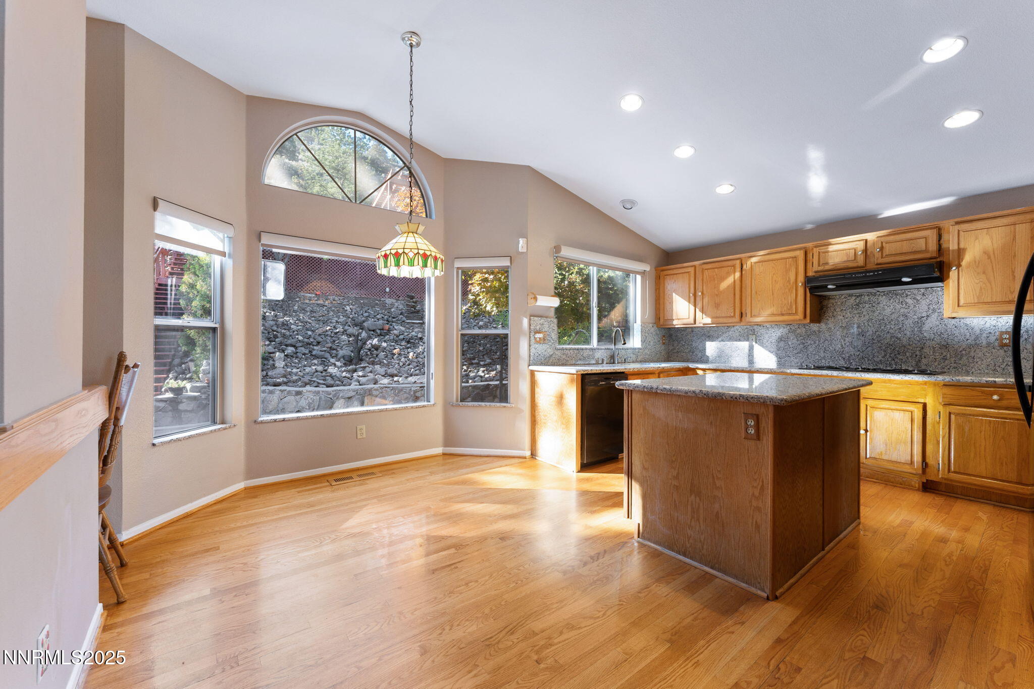 54-web-or-mls-3280 Thornhill-7 (2)