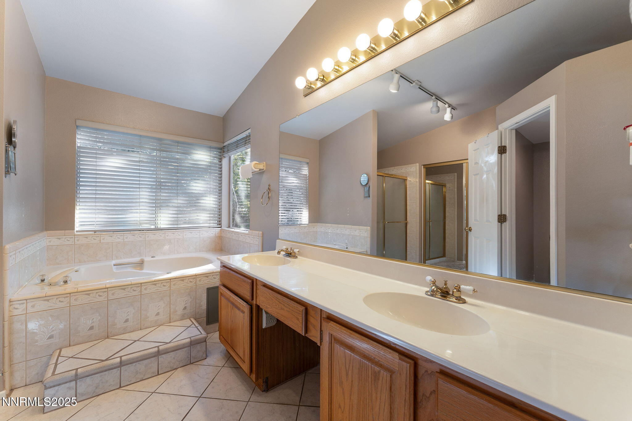 68-web-or-mls-3280 Thornhill-20 (2)