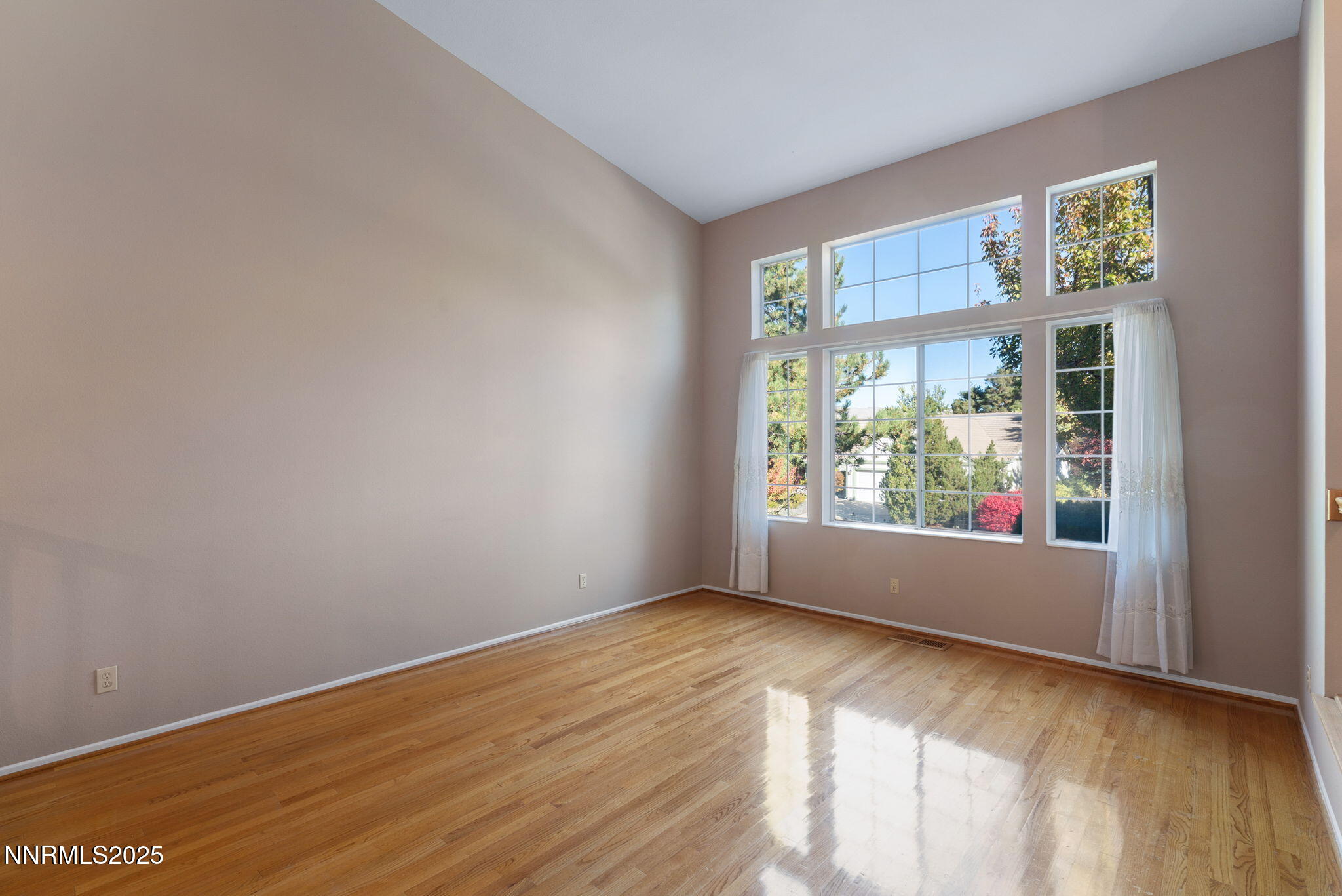 51-web-or-mls-3280 Thornhill-3 (2)