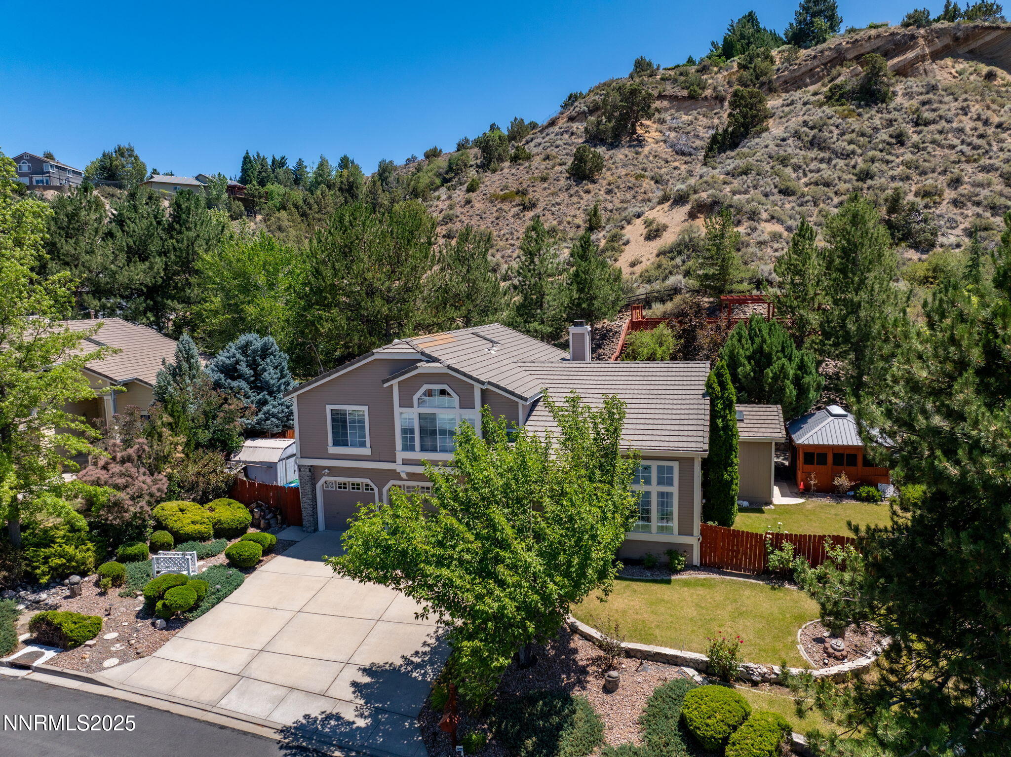 10-web-or-mls-3280 Thornhill Drone