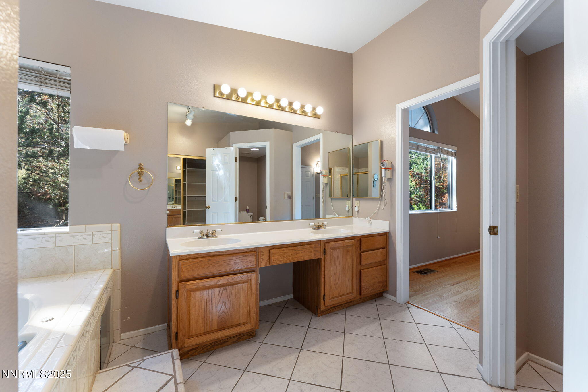 71-web-or-mls-3280 Thornhill-23 (2)