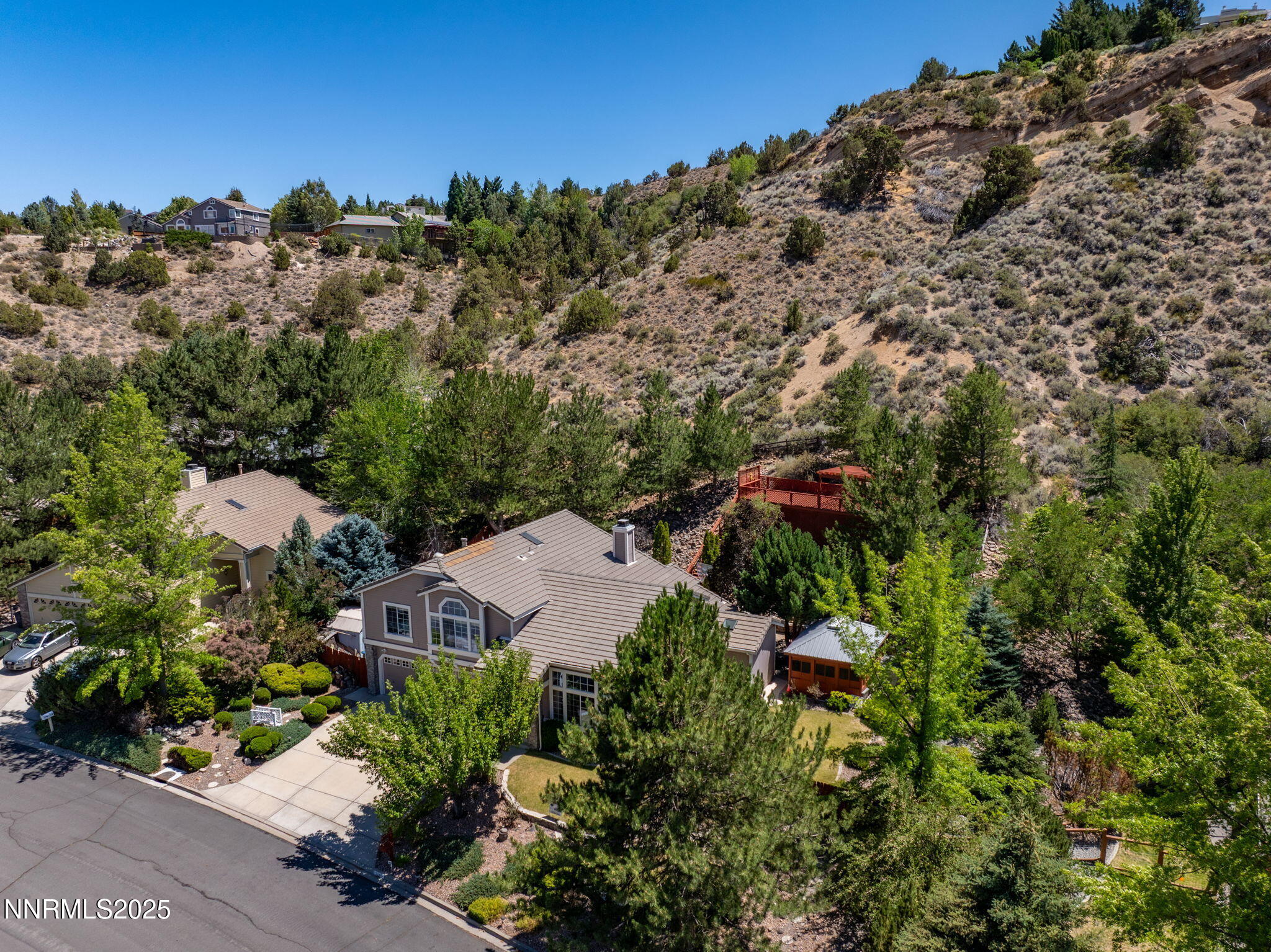 5-web-or-mls-3280 Thornhill Drone-6