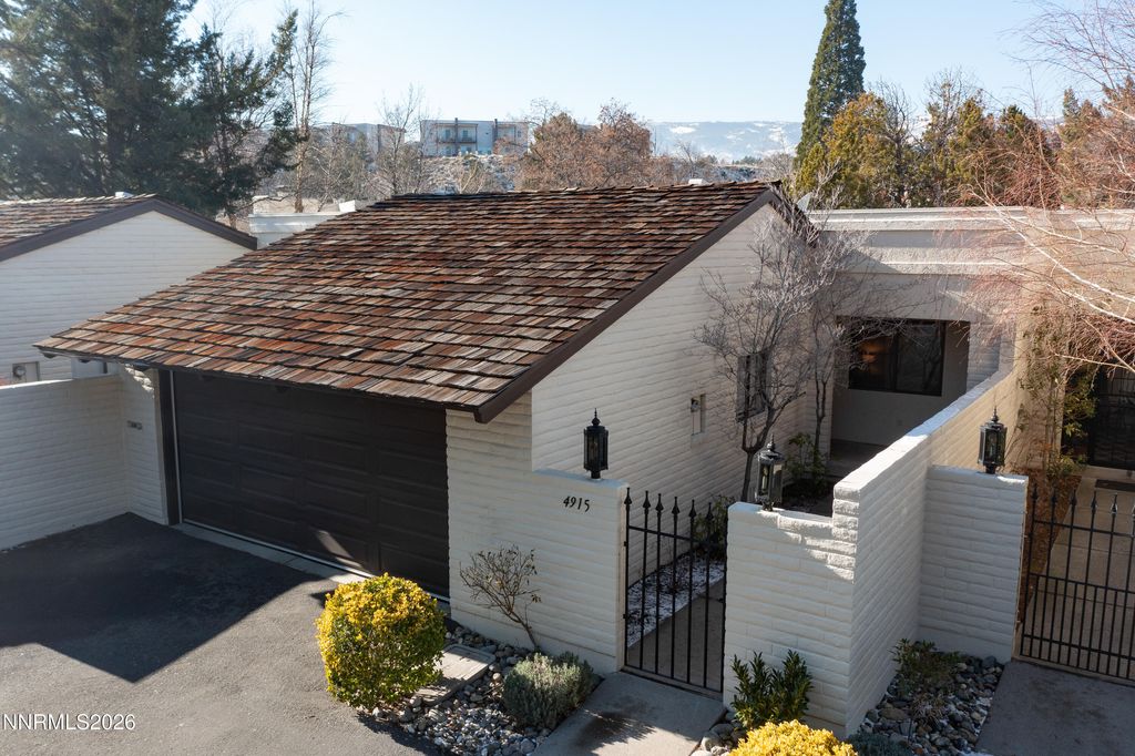 Photo of 4915 Lakeridge Terrace W Ter, Reno, NV 89509 (MLS # 260000532)