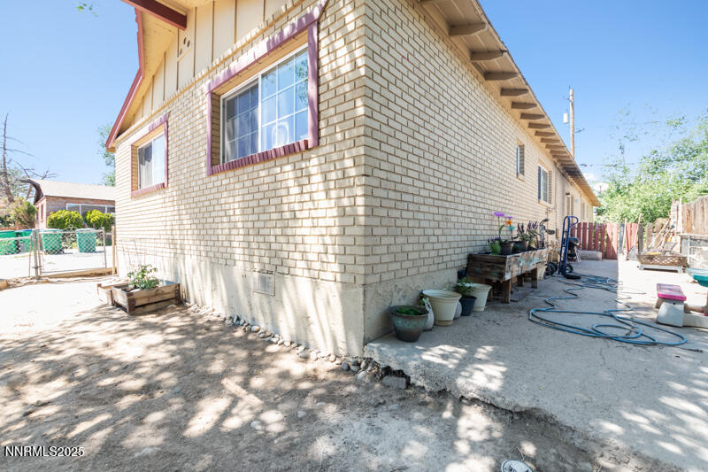 1365 E 11th Street-10