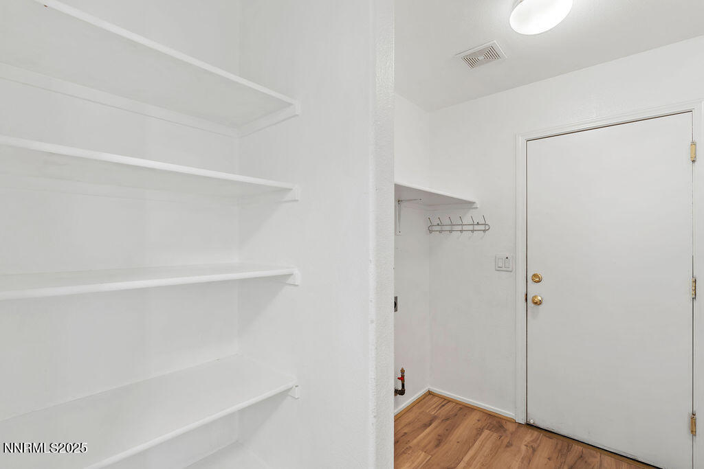 11_17870FairfaxCt_Copyright-Jeremy-Jense