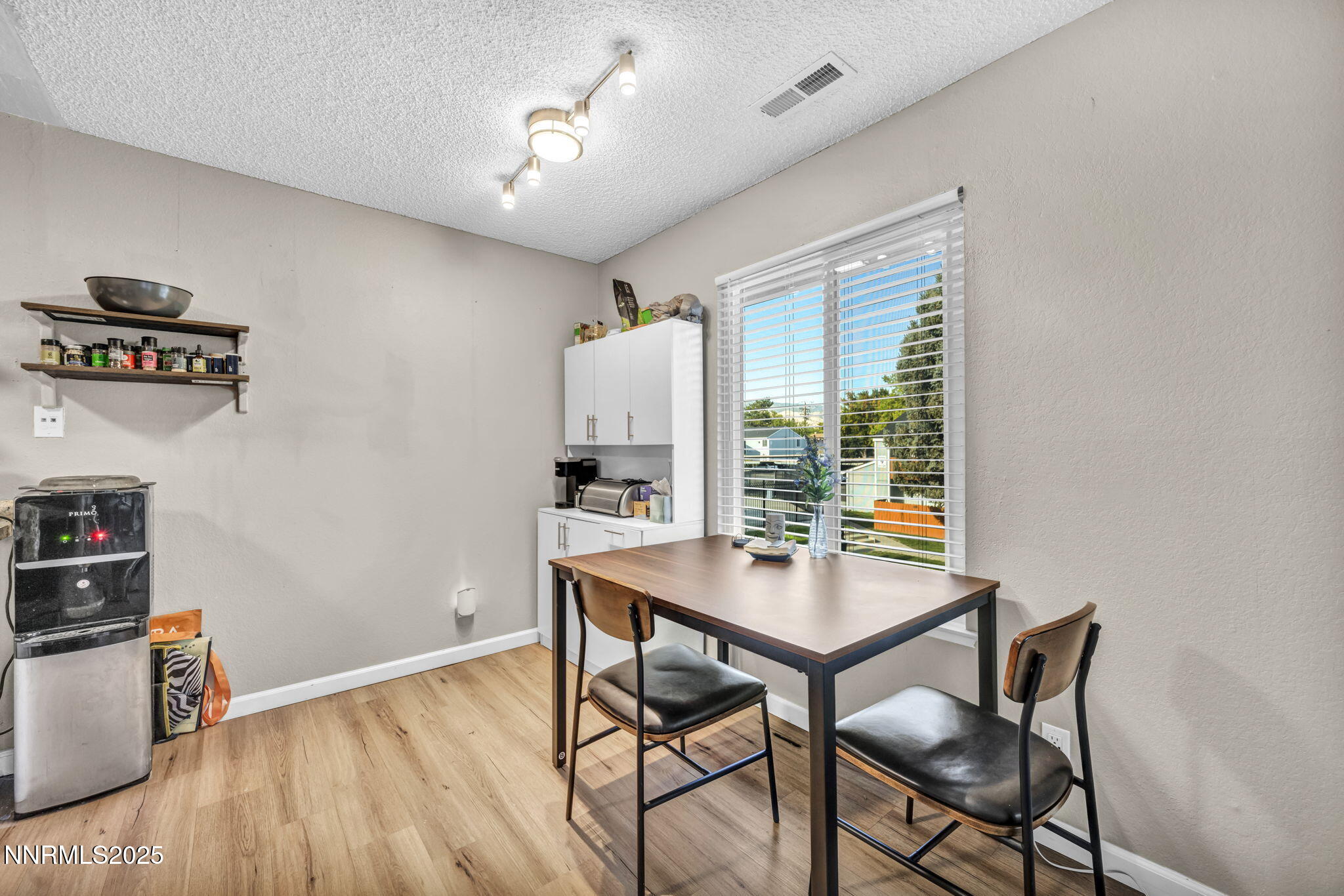 12-web-or-mls-4602-neil-rd-58