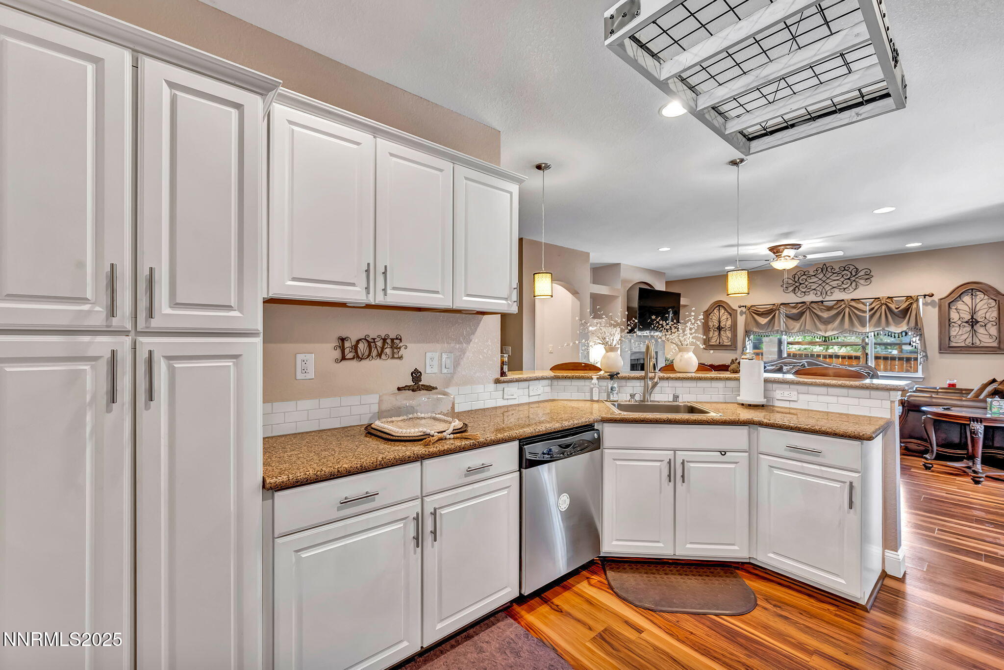 41-web-or-mls-2976-n-fork-rd