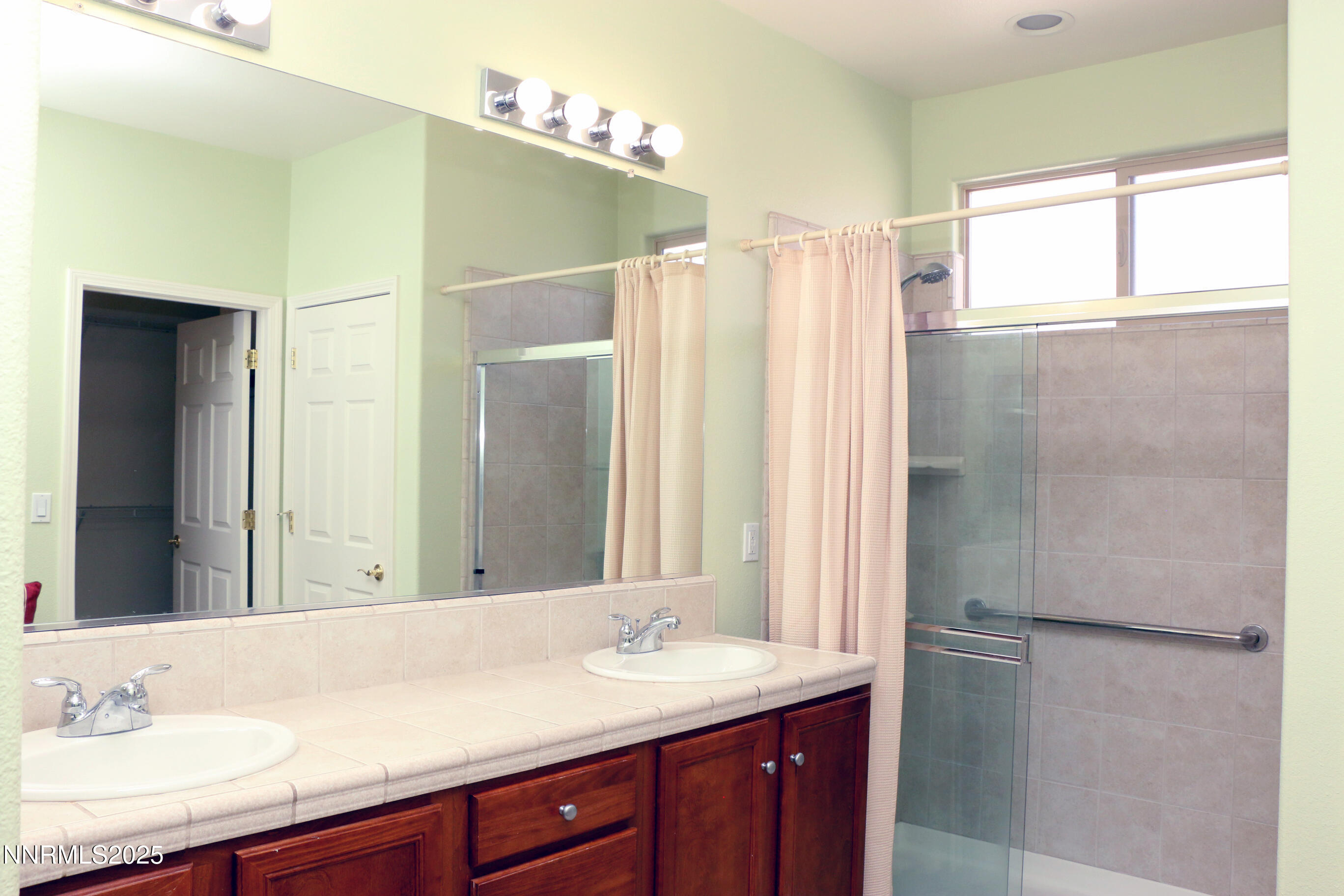 Sparks, Nevada 89434, United States, 2 Bedrooms Bedrooms, ,2 BathroomsBathrooms,Residential,Active,206911