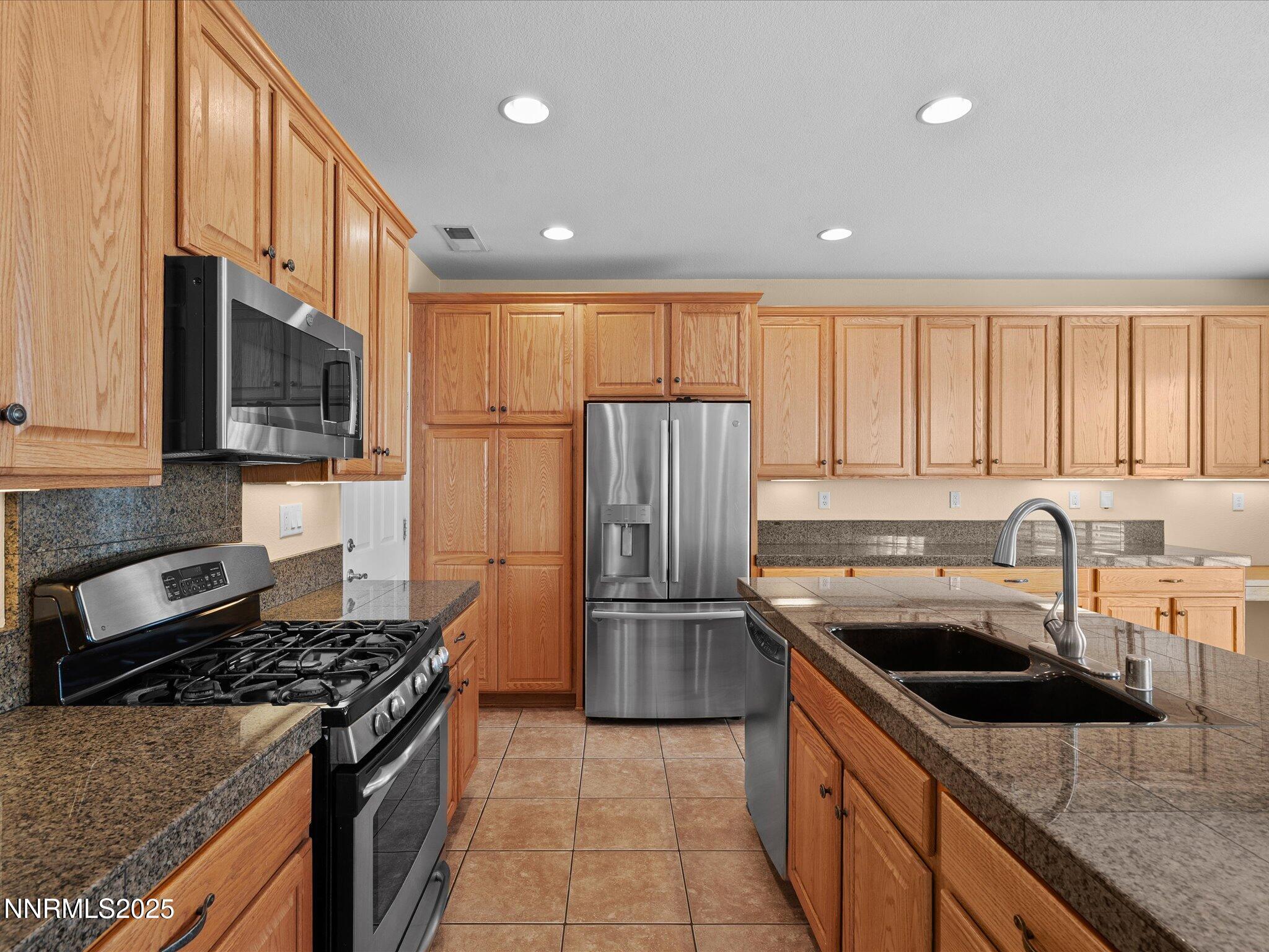 21-1710 Jewel Star Ct-120