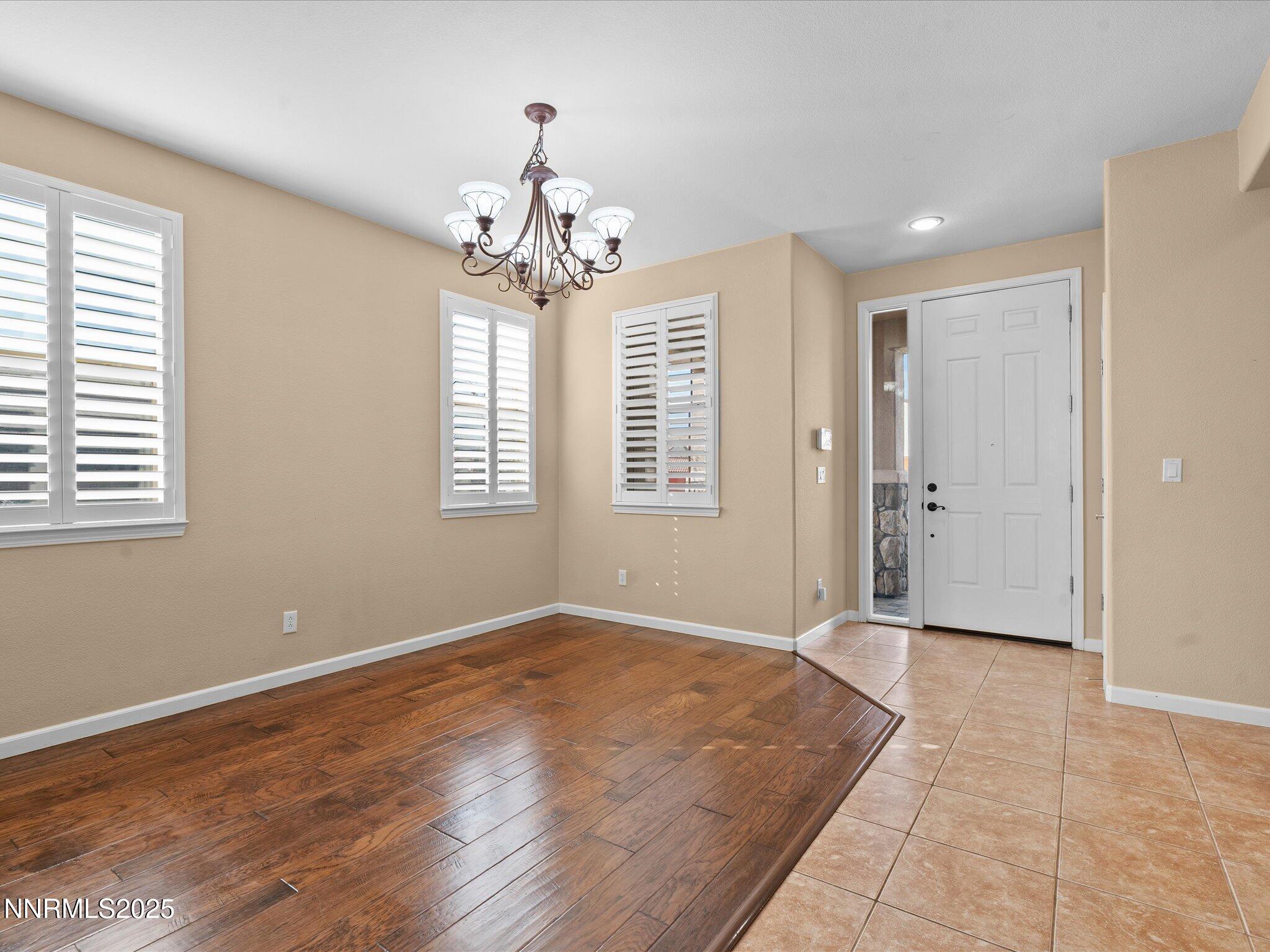 06-1710 Jewel Star Ct-105