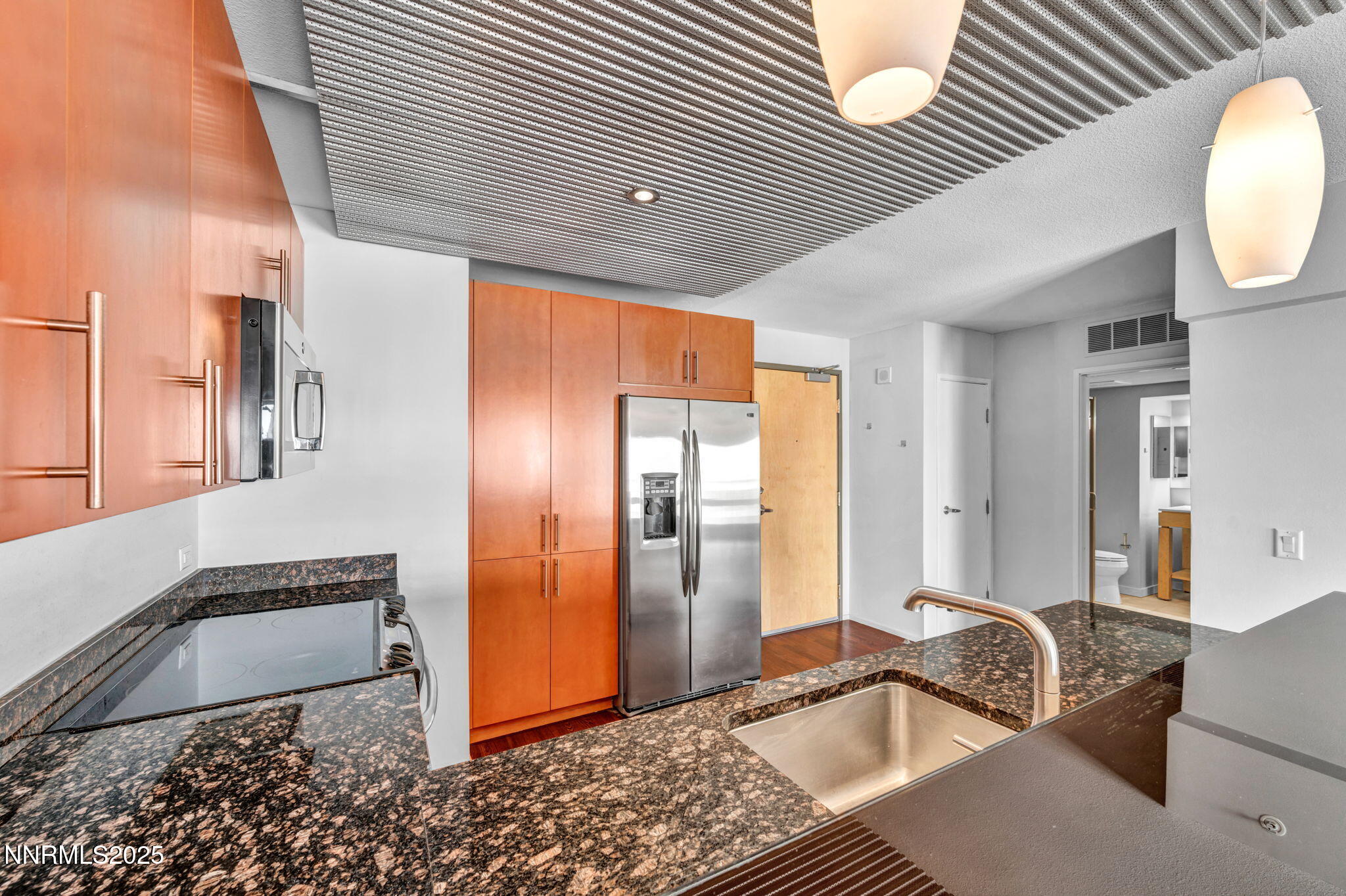 21-web-or-mls-255-n-sierra-st-1908