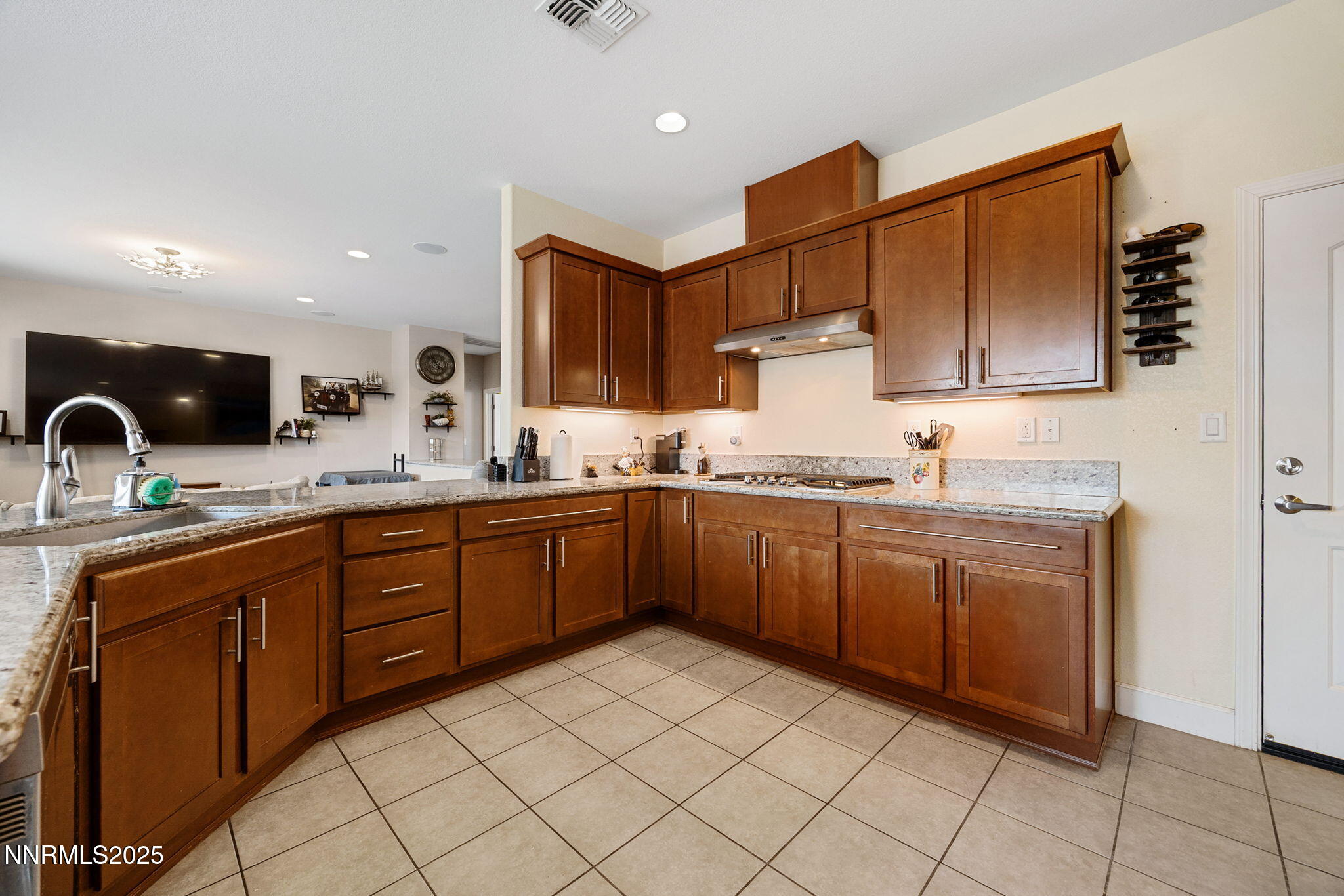 23-web-or-mls-2174 Ceclile Ct_-11