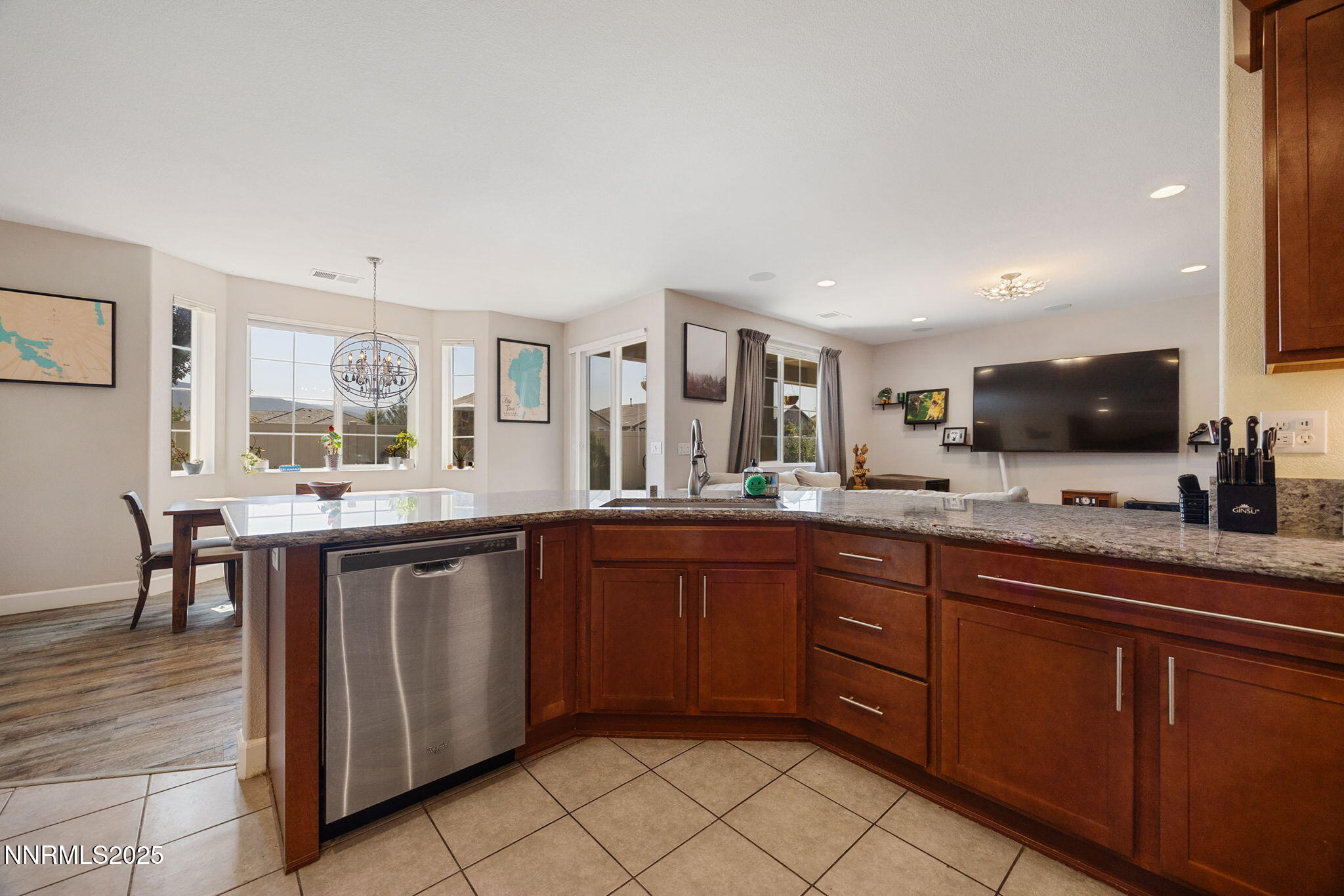 28-web-or-mls-2174 Ceclile Ct_-16