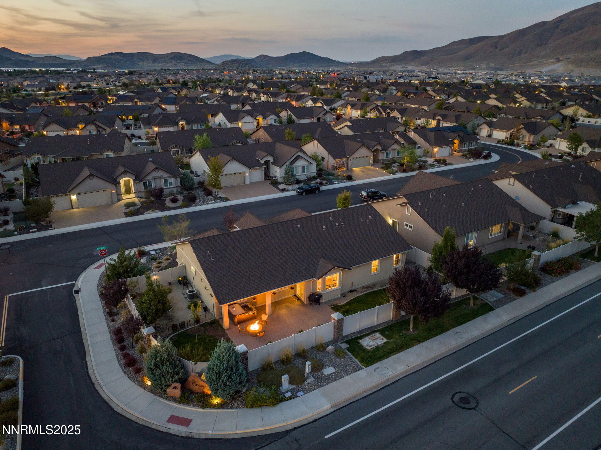 50-web-or-mls-2174 Ceclile Ct twilight d