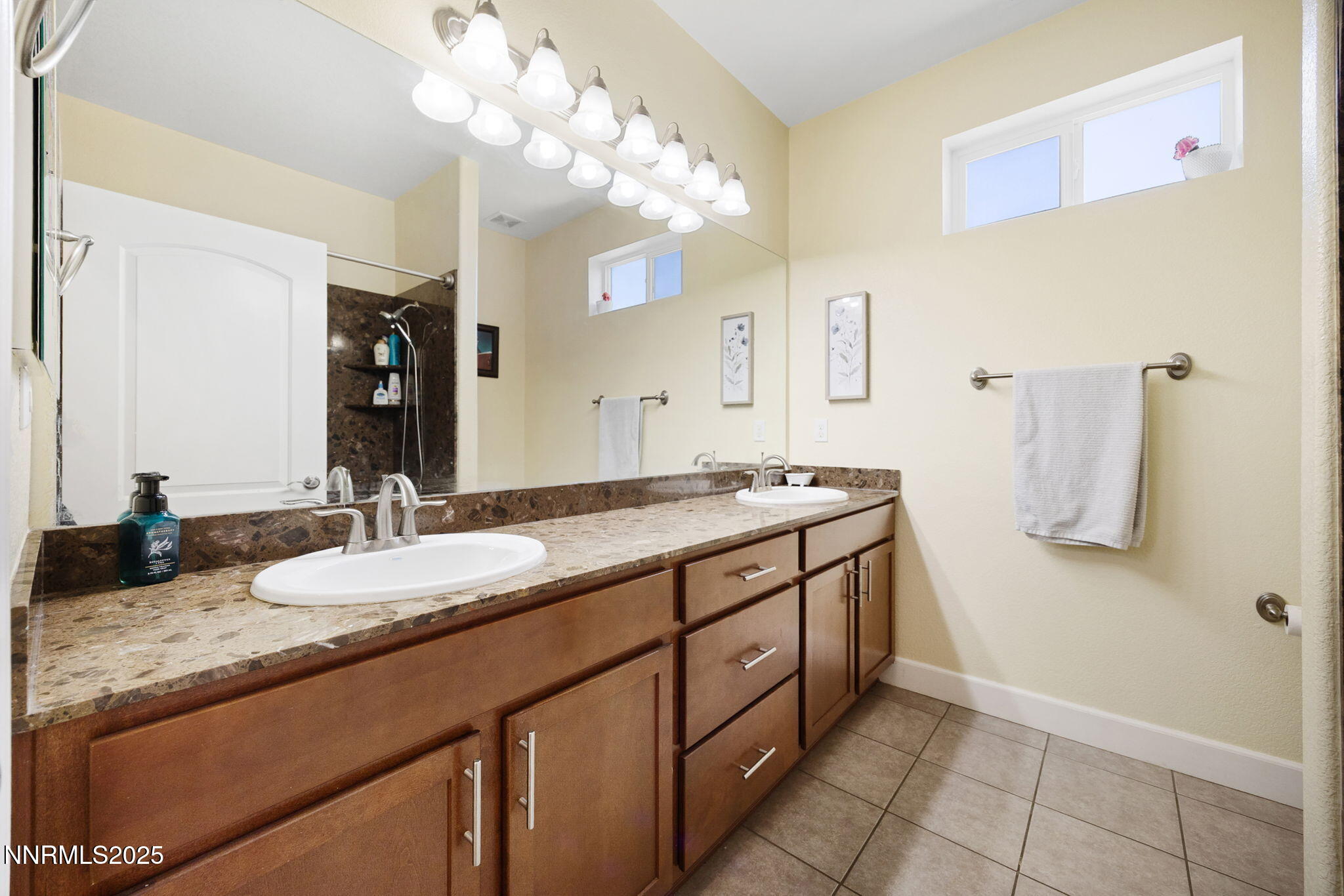 37-web-or-mls-2174 Ceclile Ct_-25