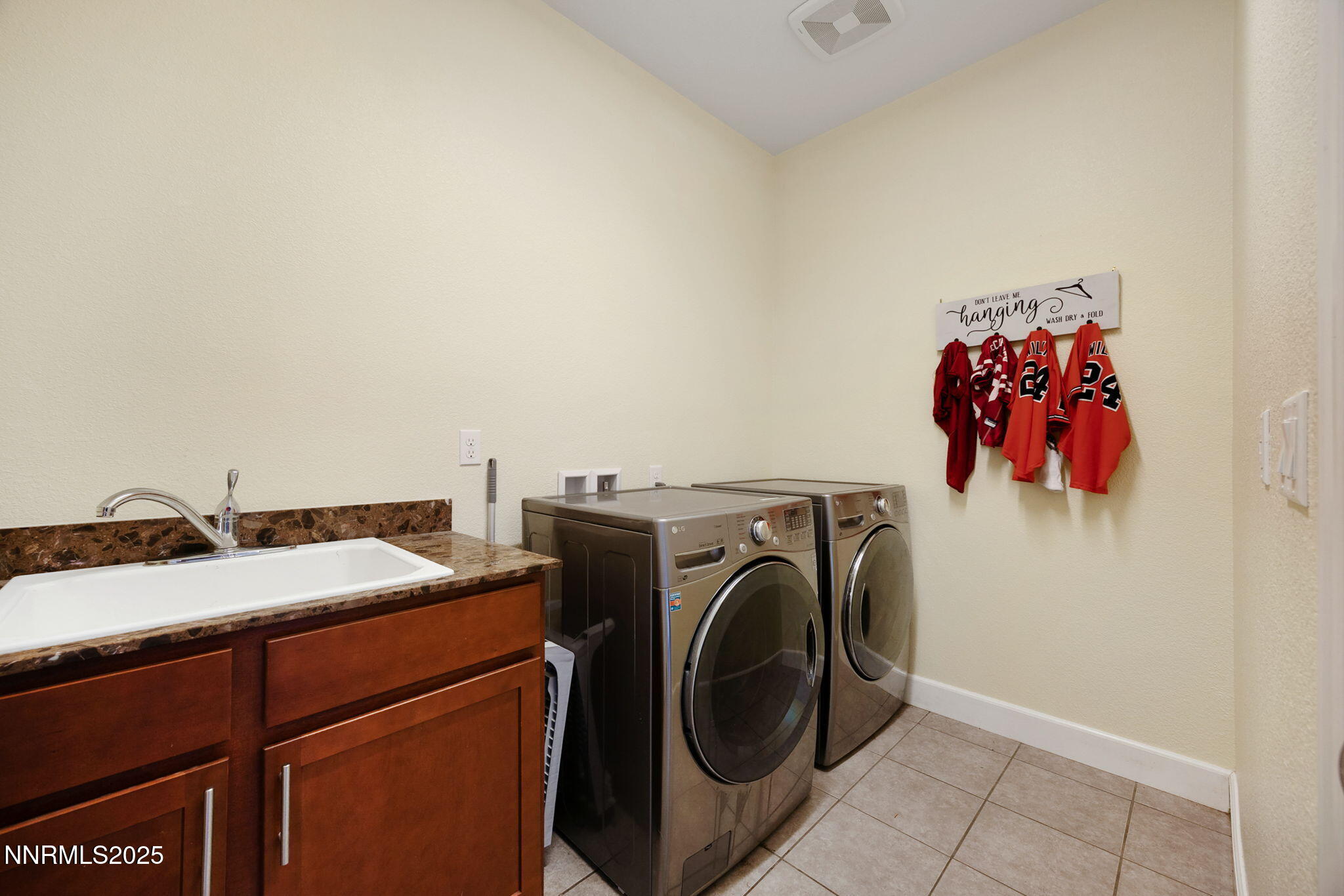 27-web-or-mls-2174 Ceclile Ct_-15