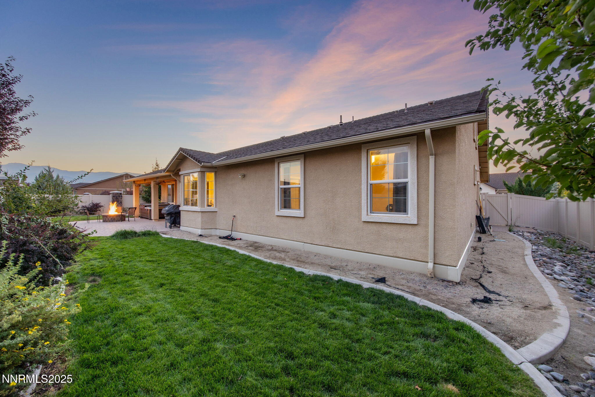 13-web-or-mls-2174 Ceclile Ct twilight