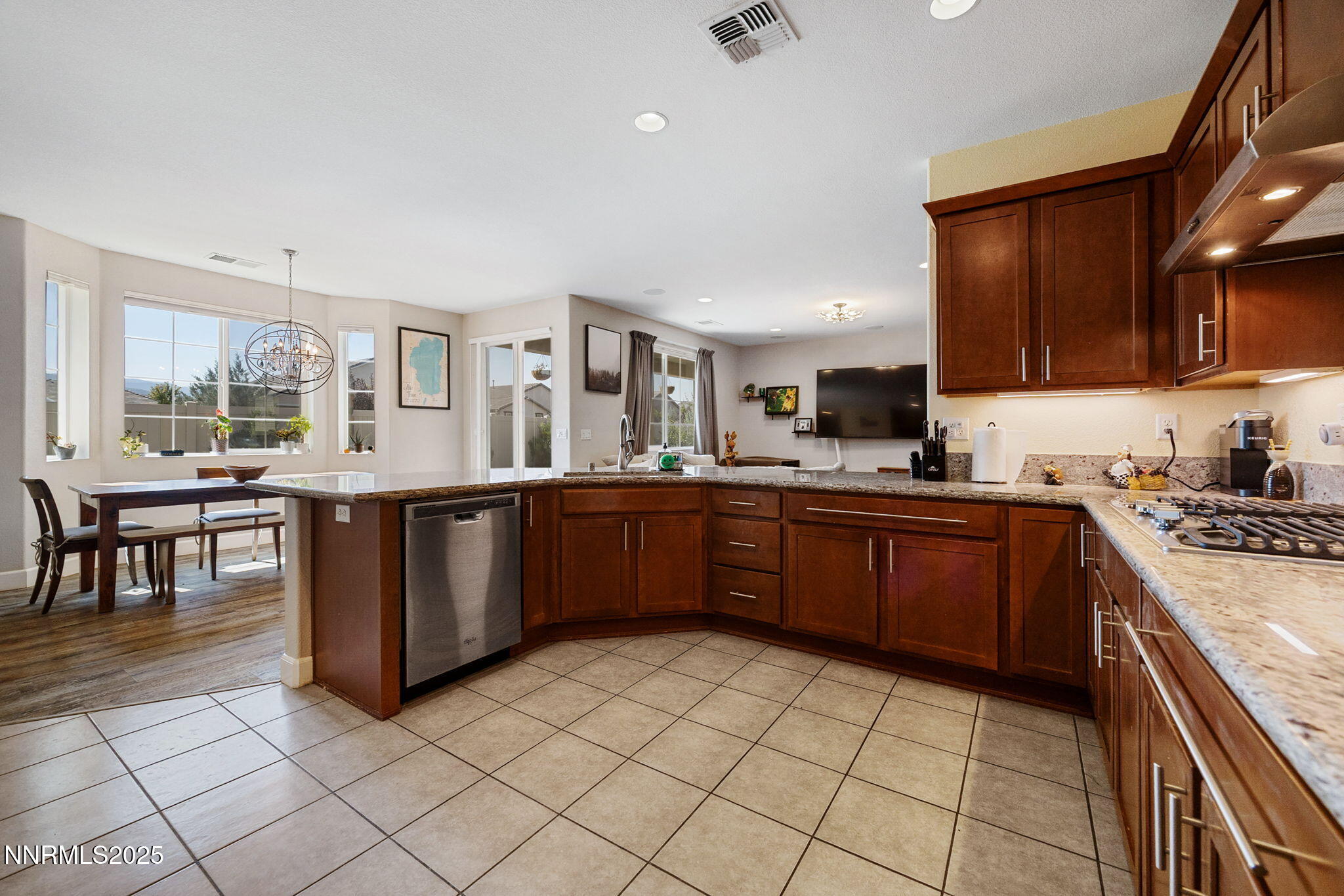 25-web-or-mls-2174 Ceclile Ct_-13