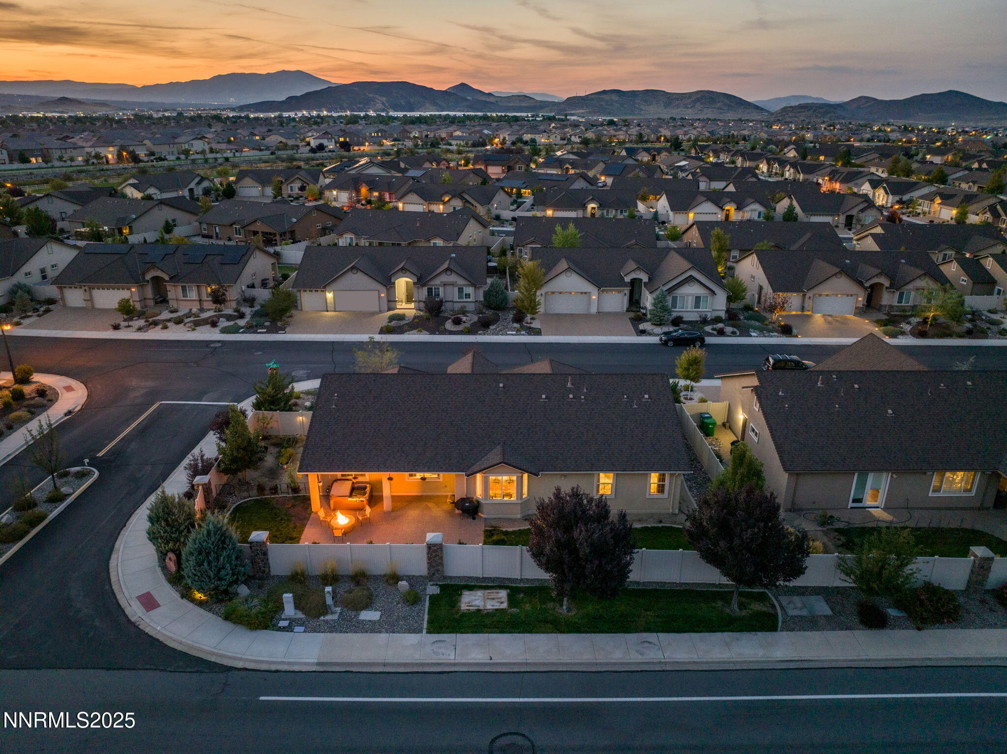 48-web-or-mls-2174 Ceclile Ct twilight d