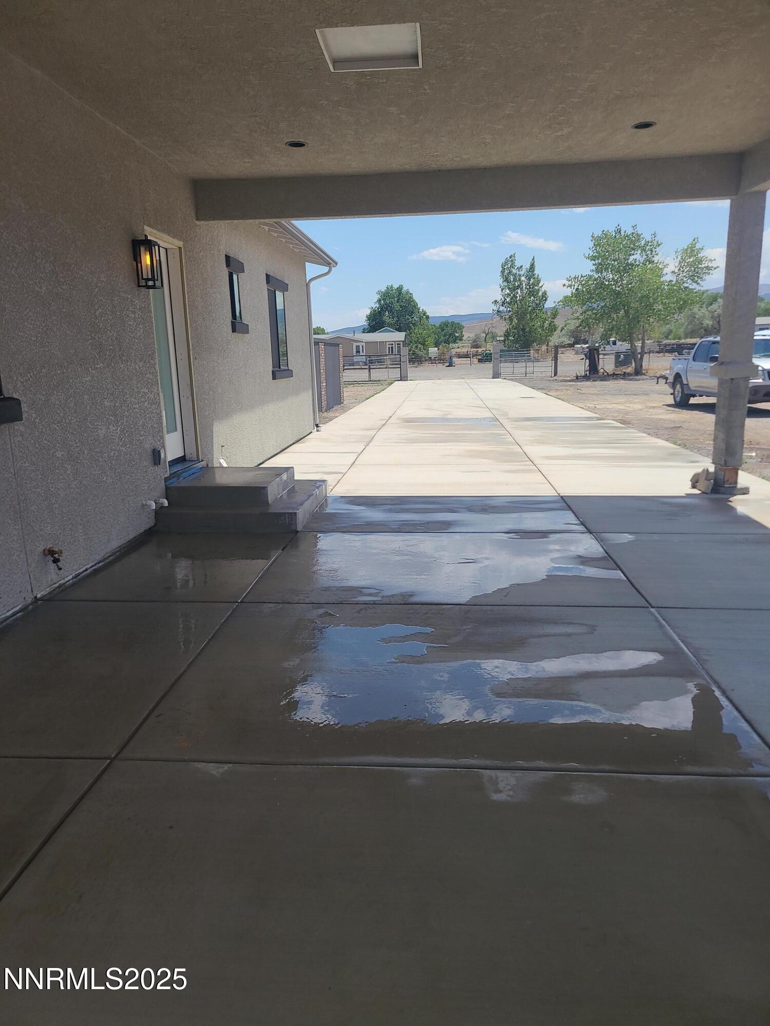 TOM CARPORT CEMENT DRIVEWAY 25