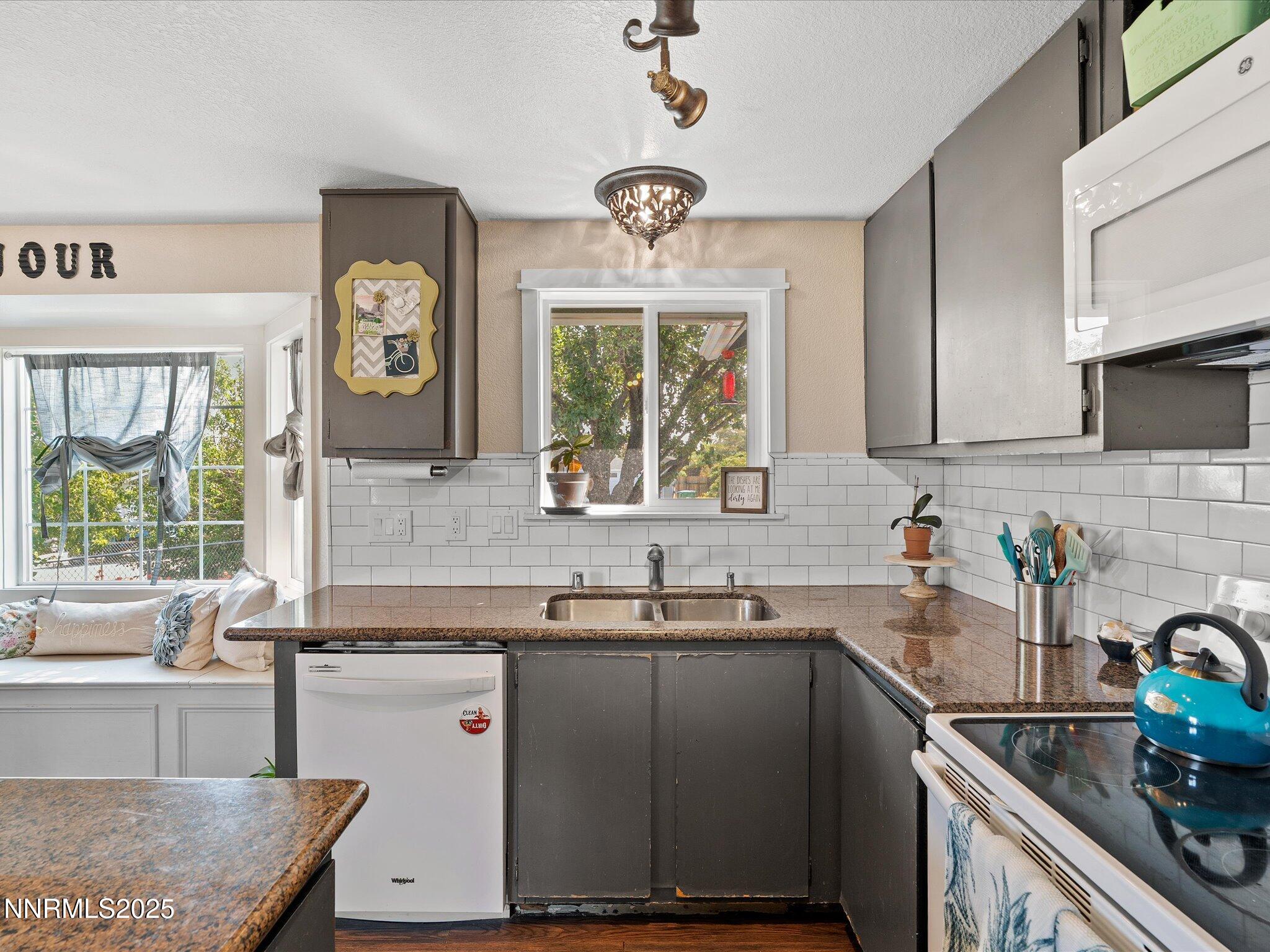 15-8517 Corrigan Way-114