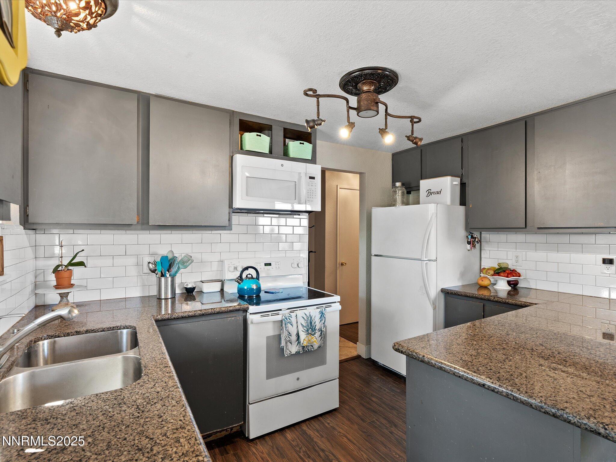 14-8517 Corrigan Way-113