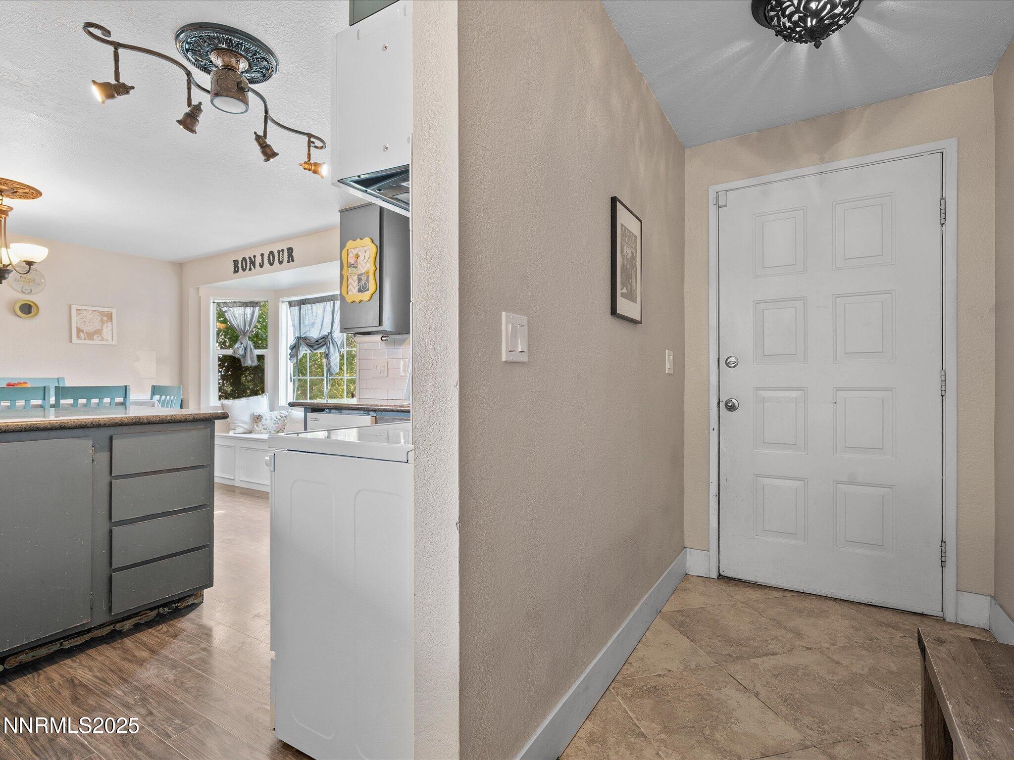 05-8517 Corrigan Way-104