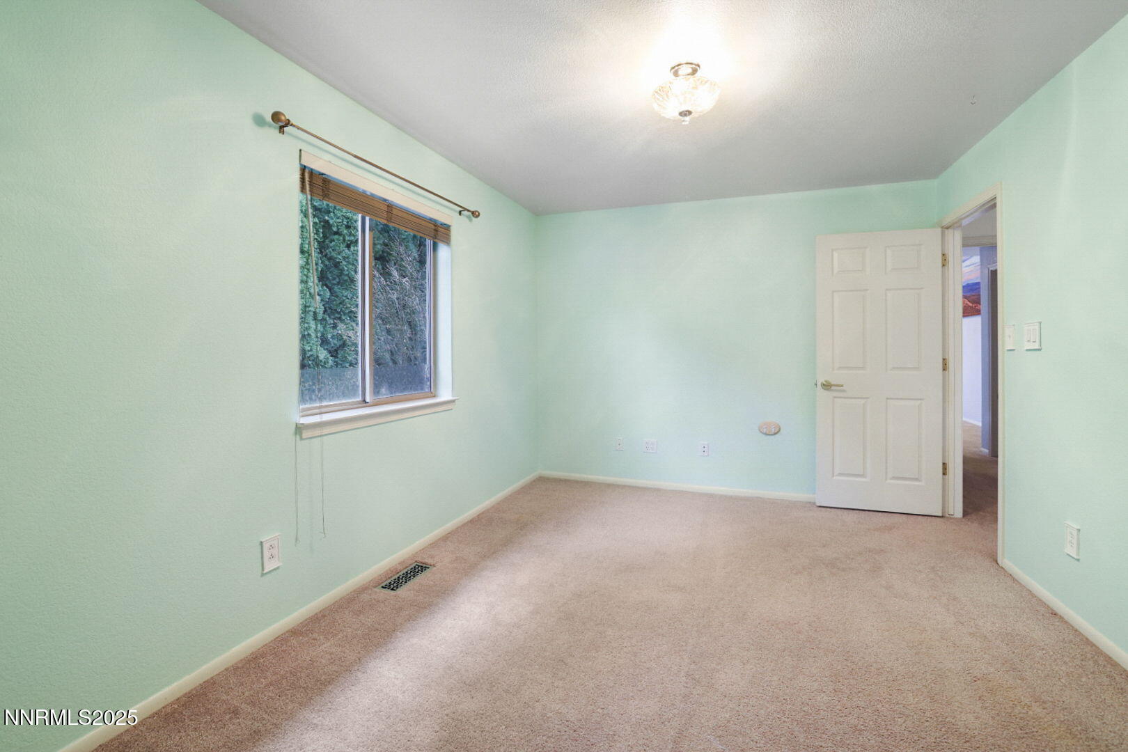 17-web-or-mls-Kyles House-18