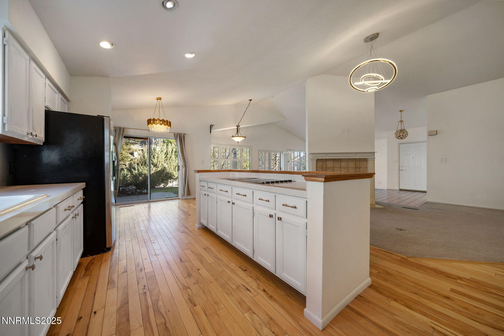 54-web-or-mls-3680 Ranch Crest Kitchen-3