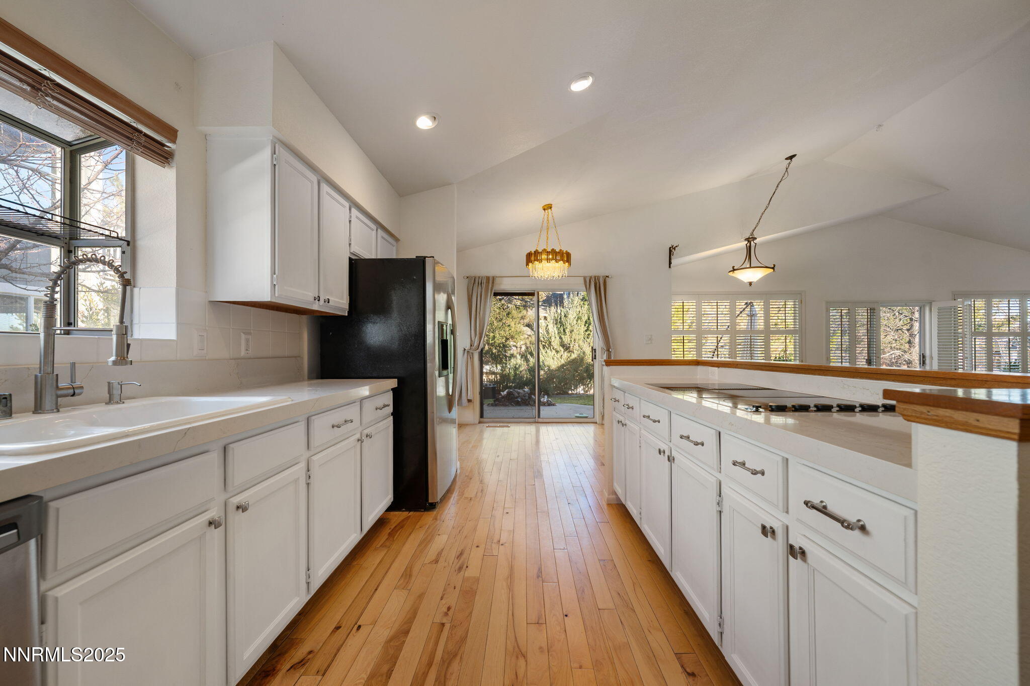 53-web-or-mls-3680 Ranch Crest Kitchen-2