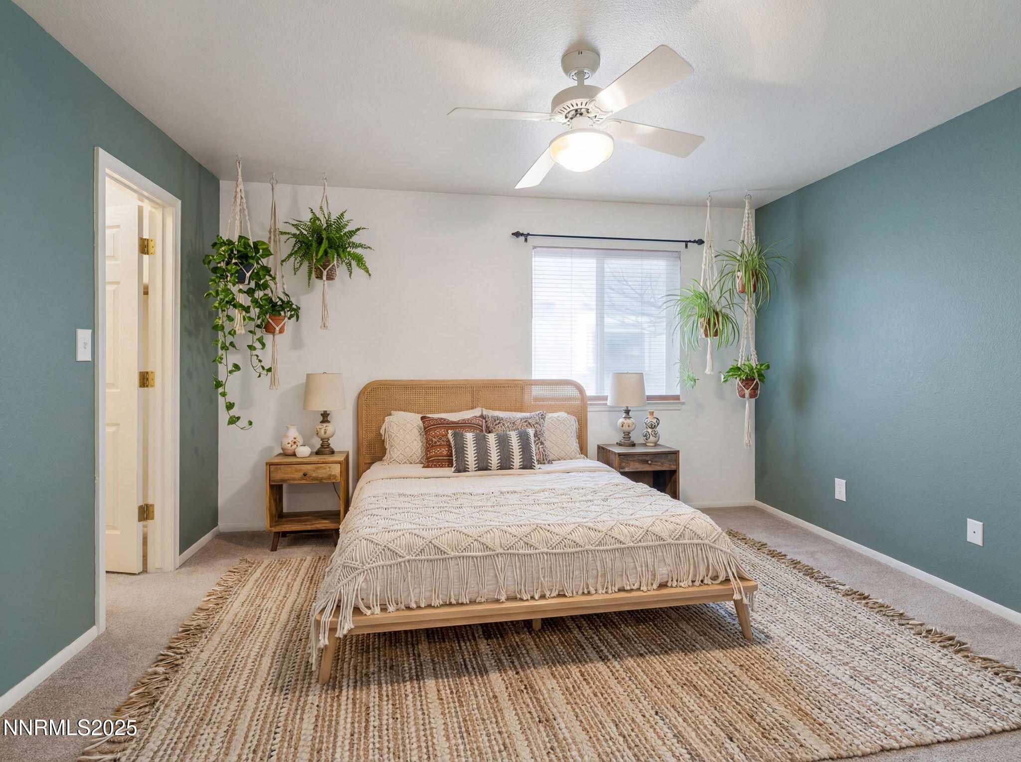 59-web-or-mls-3680 Ranch Crest Staged-2