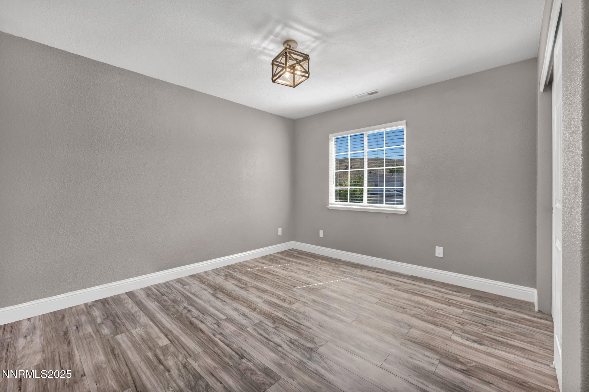 27-web-or-mls-17391-crystal-canyon-blvd