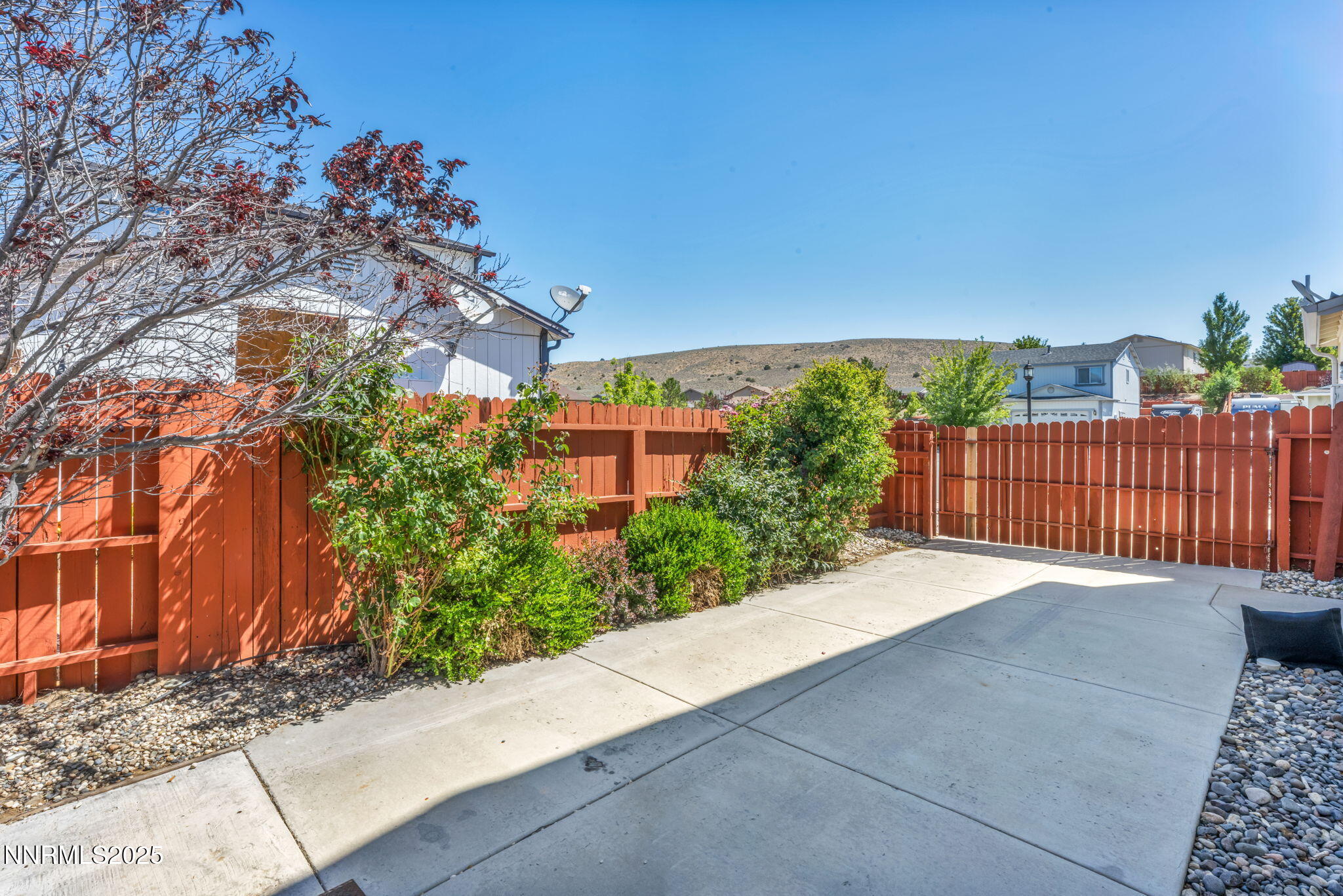 12-web-or-mls-17391-crystal-canyon-blvd