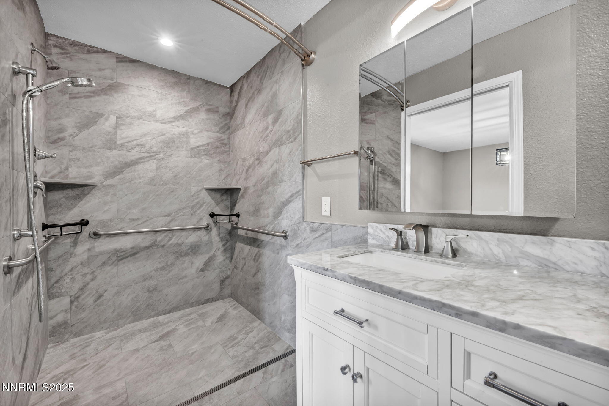 22-web-or-mls-17391-crystal-canyon-blvd