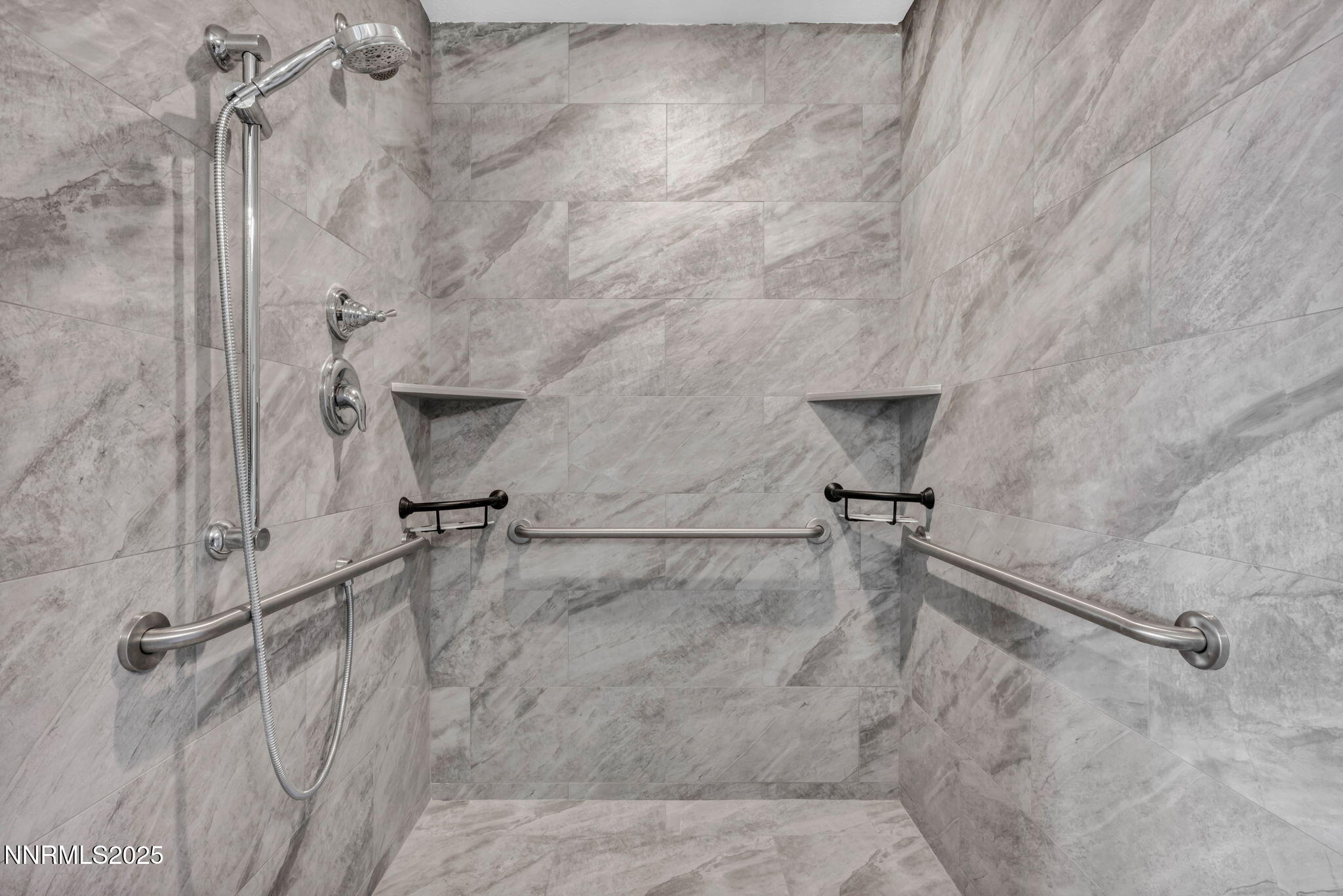 23-web-or-mls-17391-crystal-canyon-blvd