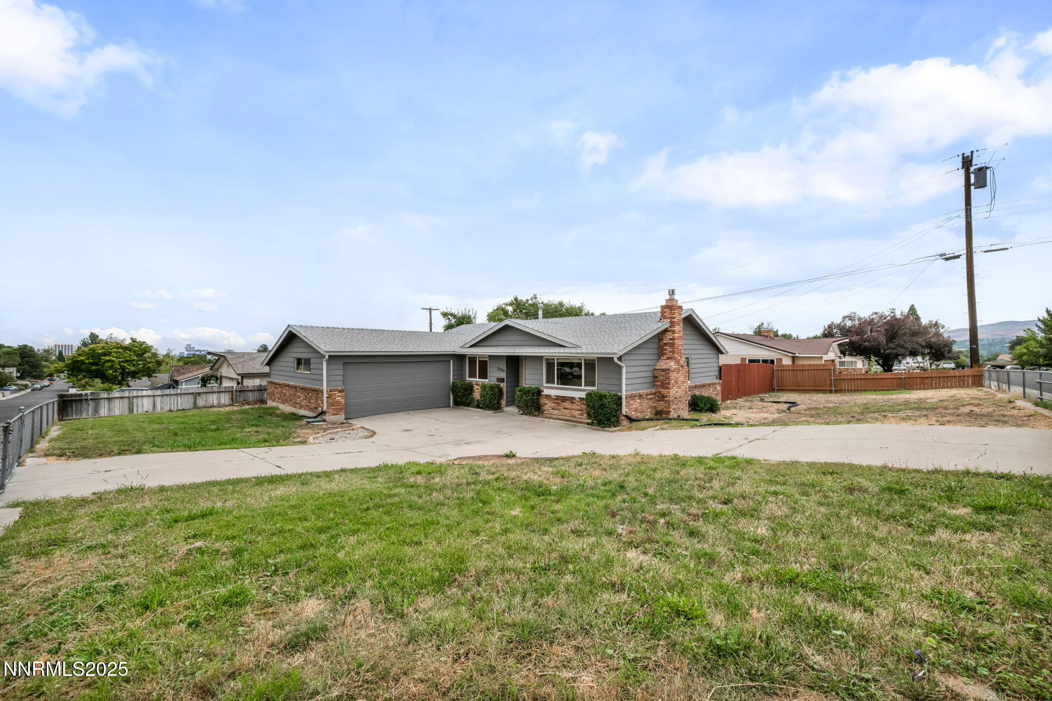 6-web-or-mls-2260-w-6th-st