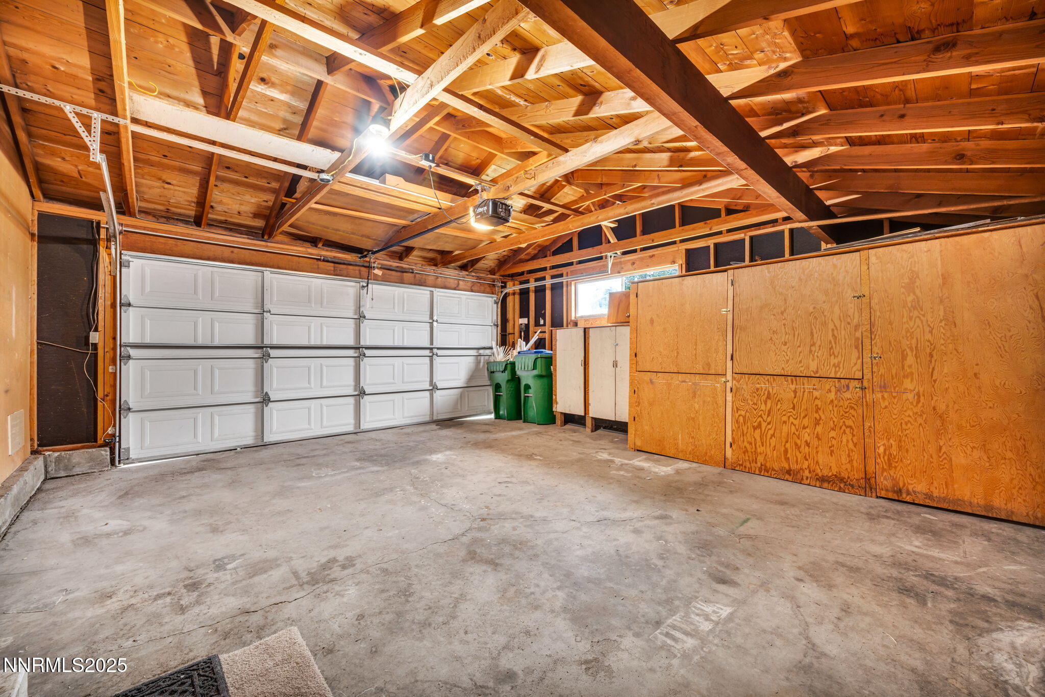 39-web-or-mls-2260-w-6th-st