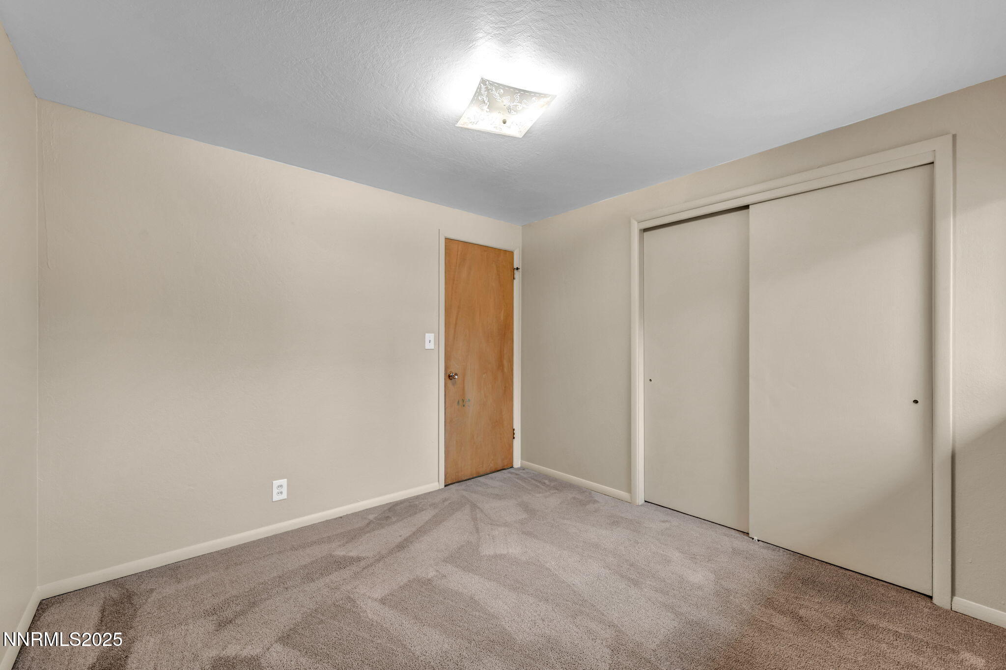 32-web-or-mls-2260-w-6th-st