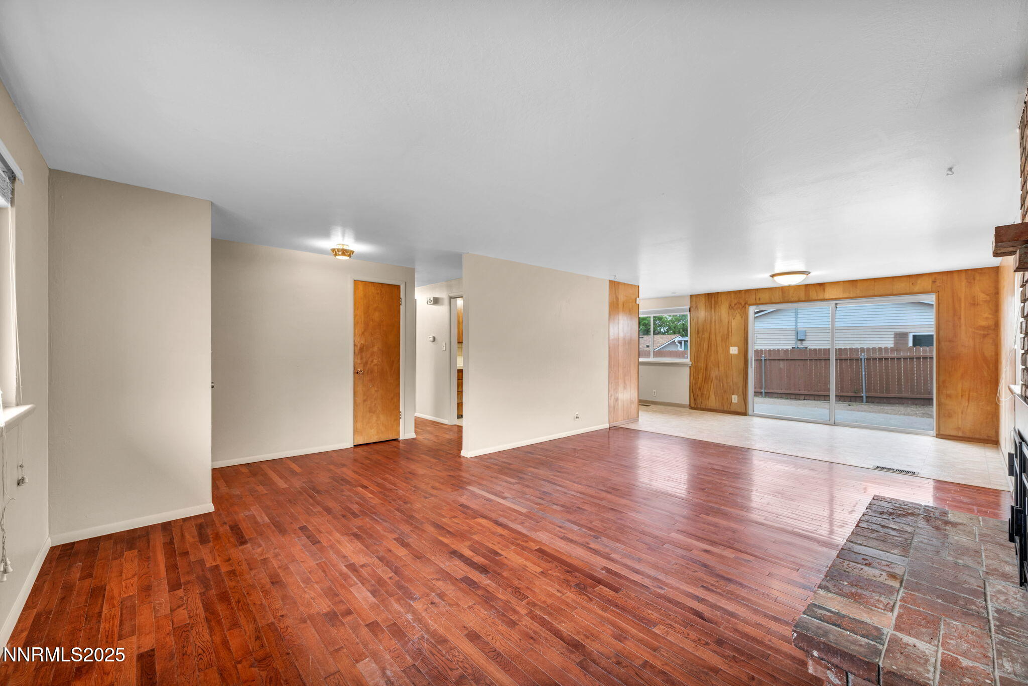 26-web-or-mls-2260-w-6th-st