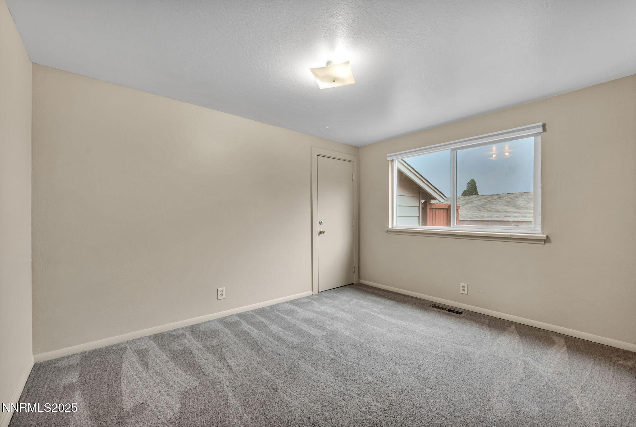 34-web-or-mls-2260-w-6th-st