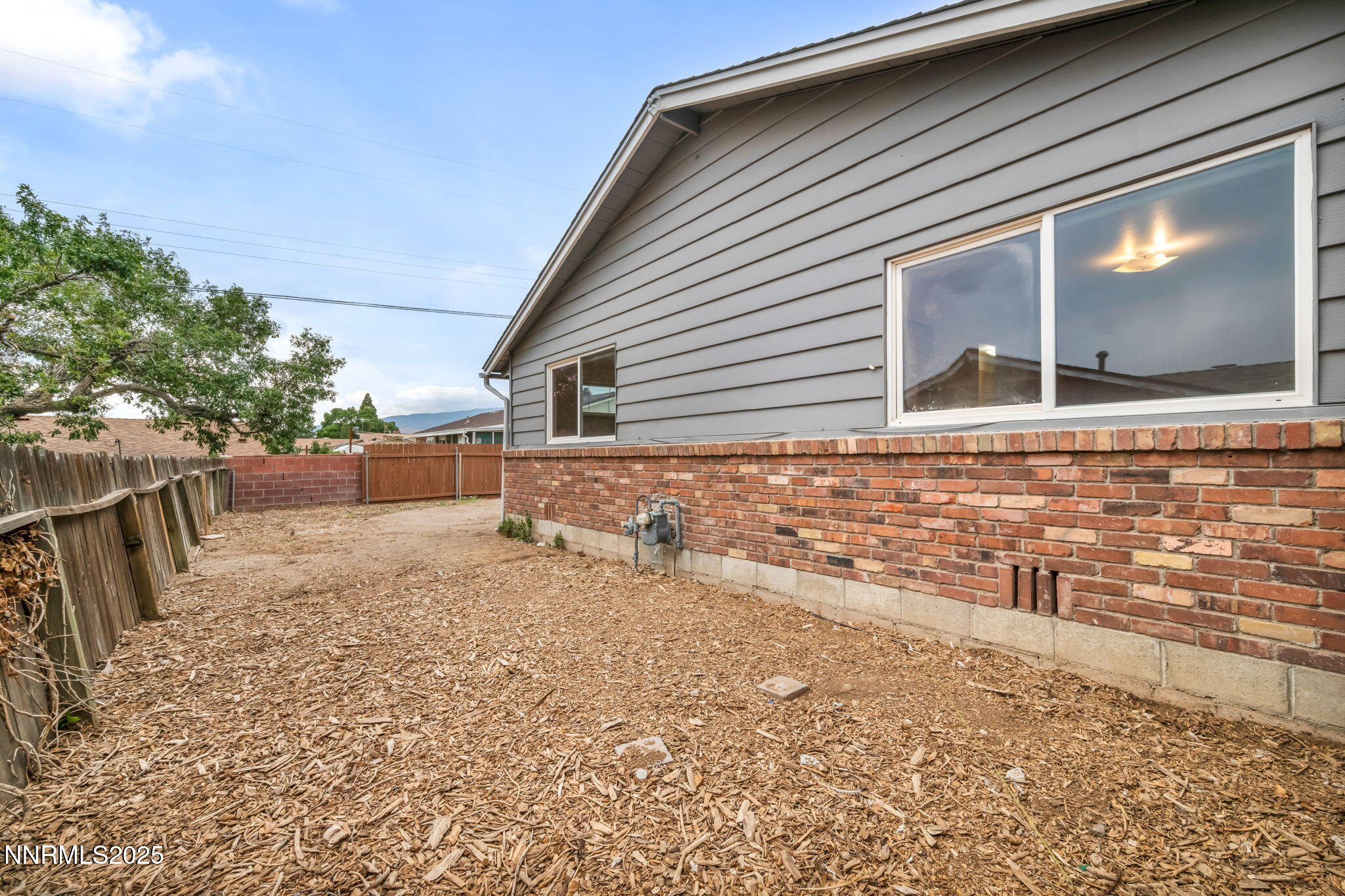 14-web-or-mls-2260-w-6th-st