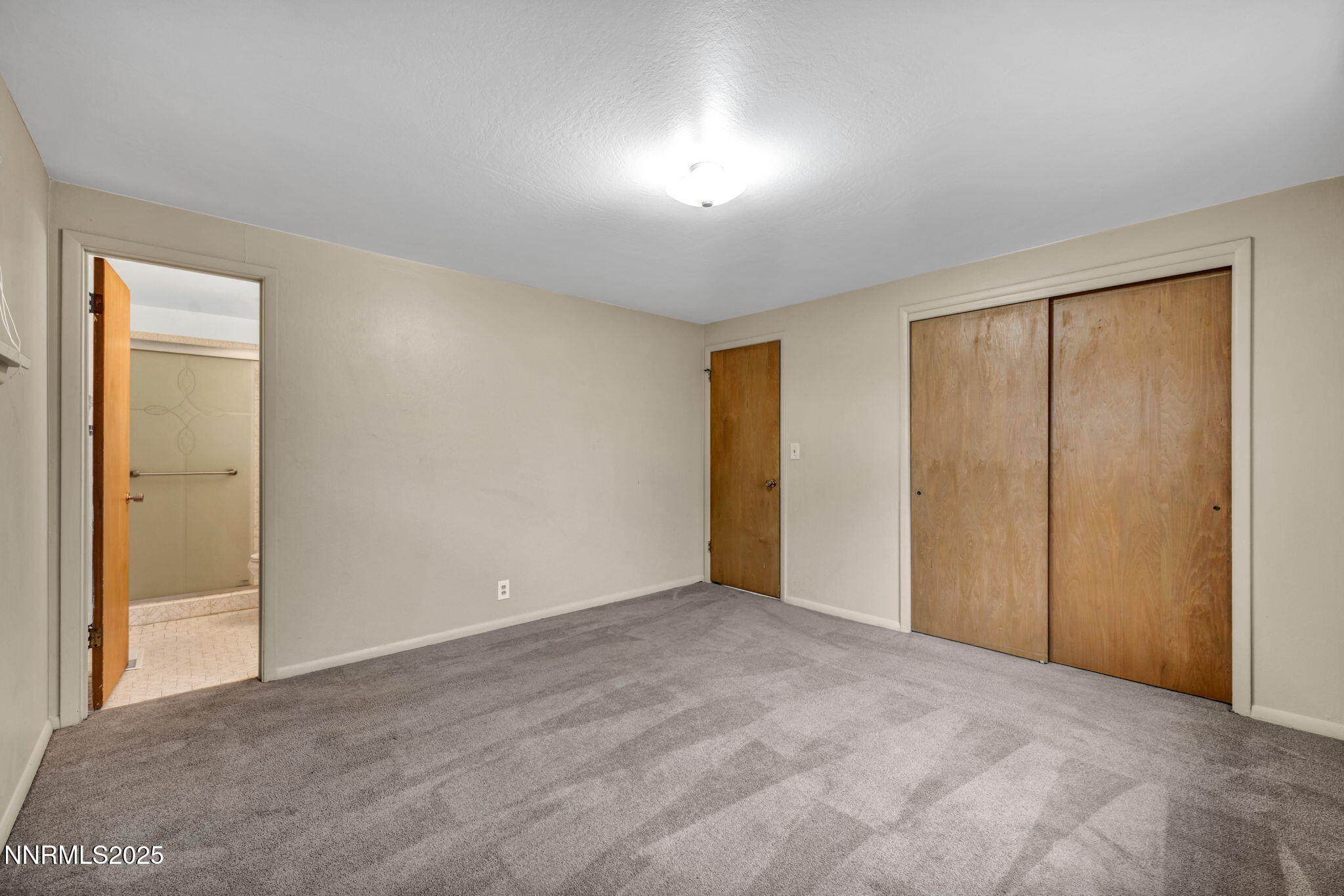 38-web-or-mls-2260-w-6th-st