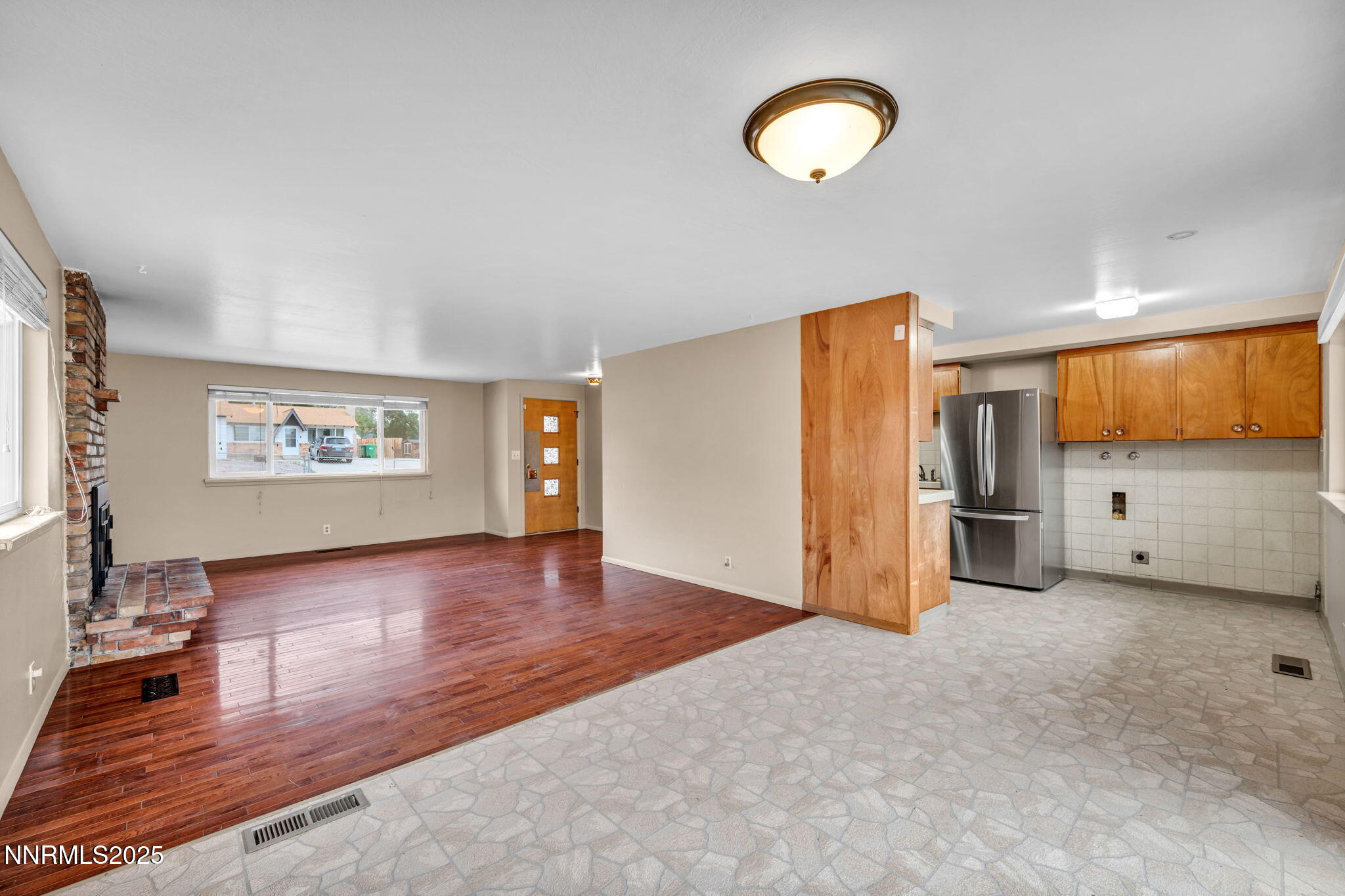 25-web-or-mls-2260-w-6th-st