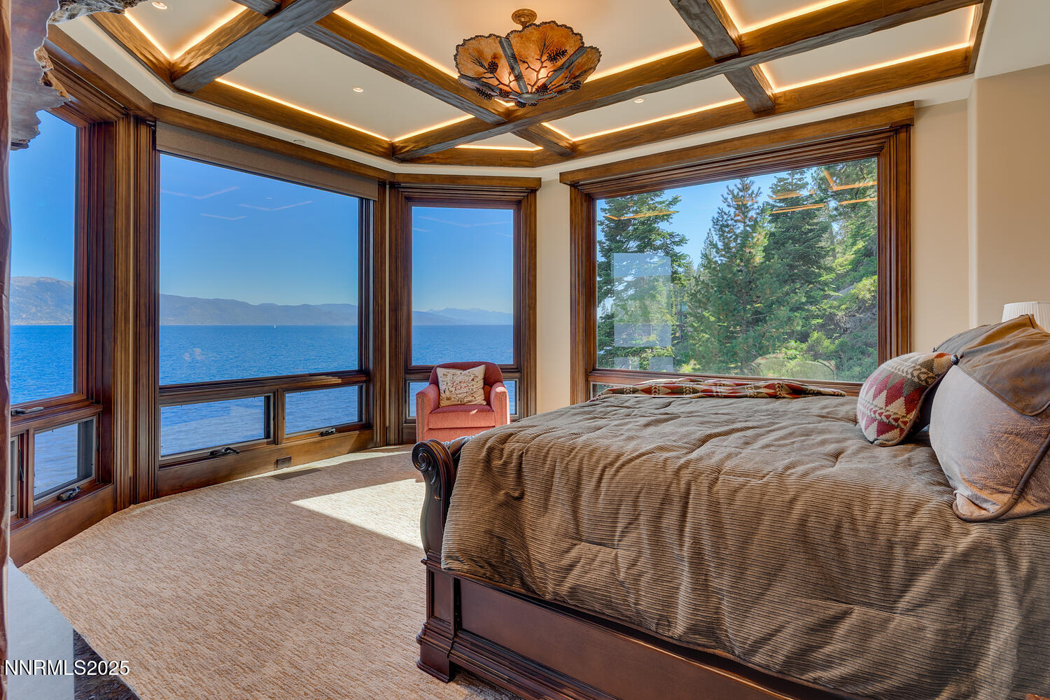 Crystal Pointe Cottage Bedroom En suite