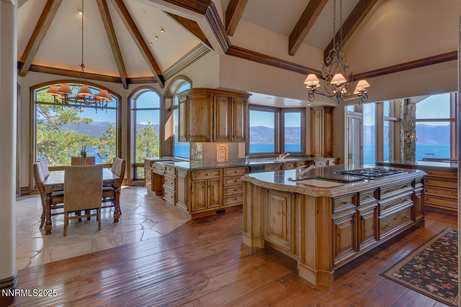 Crystal Pointe Breakfast Nook