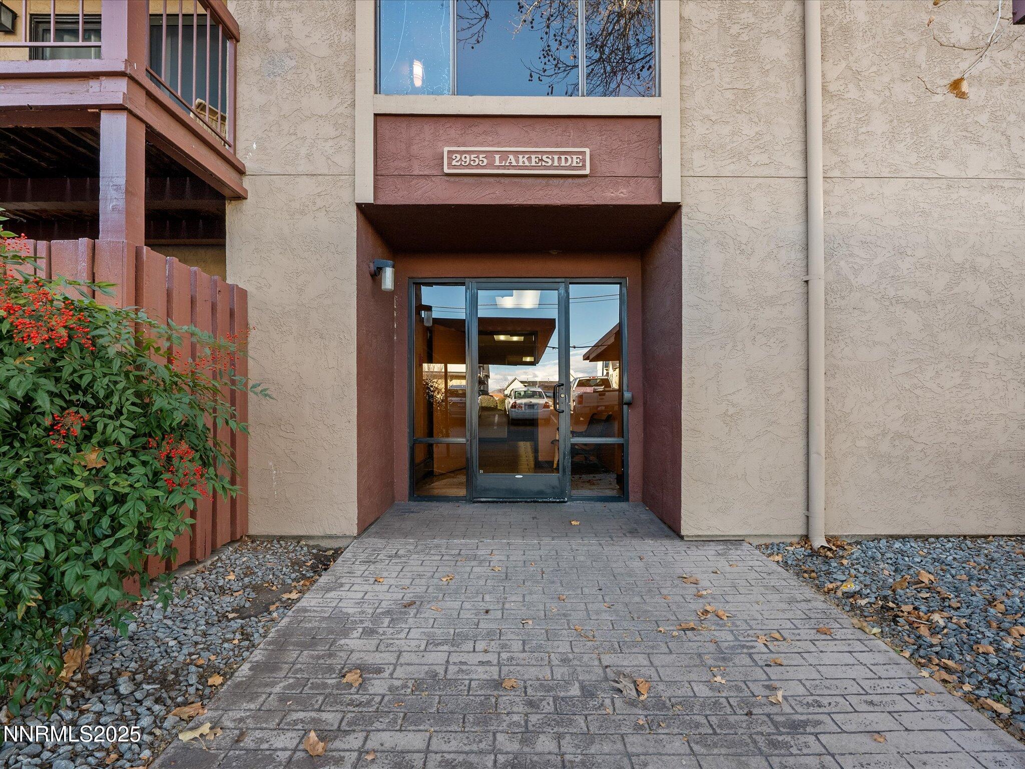 43-4-2955 Lakeside Dr-Unit 218-105