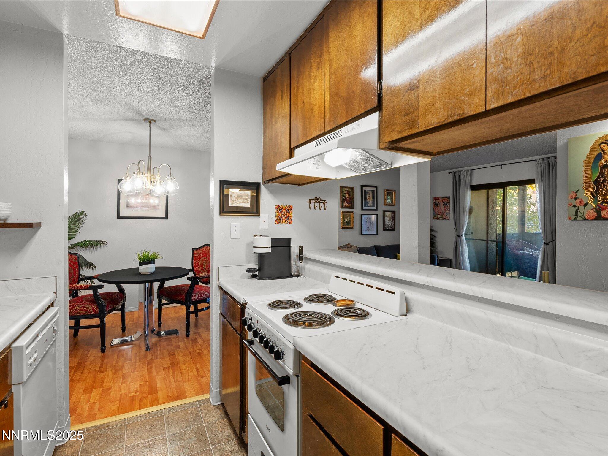 19-2955 Lakeside Dr-115