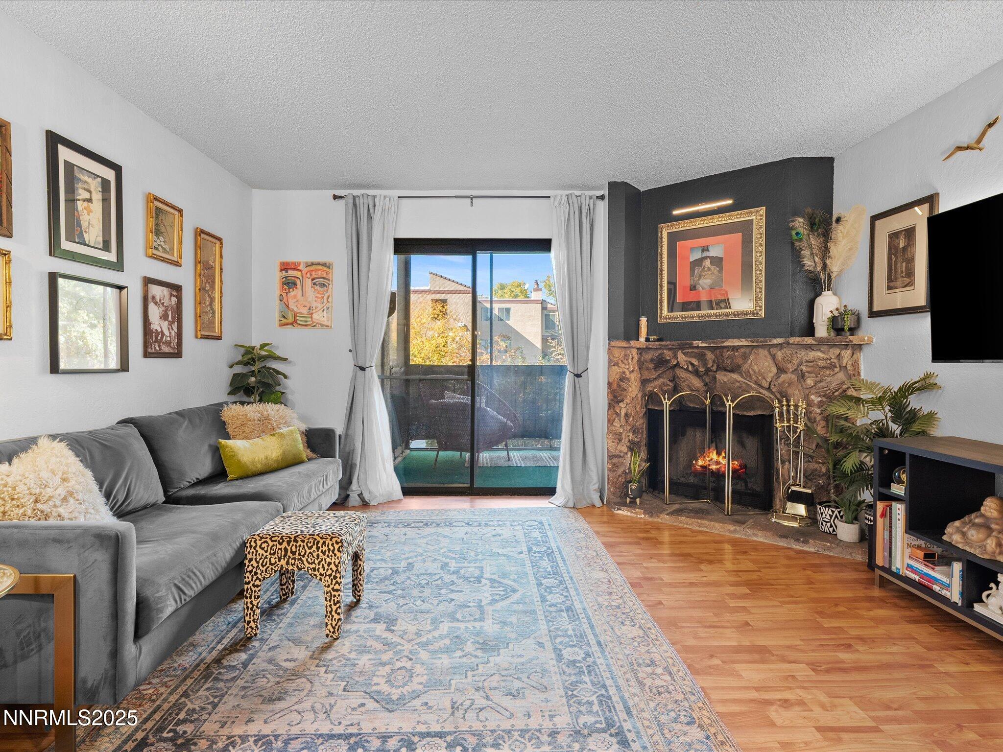 09-2955 Lakeside Dr-105