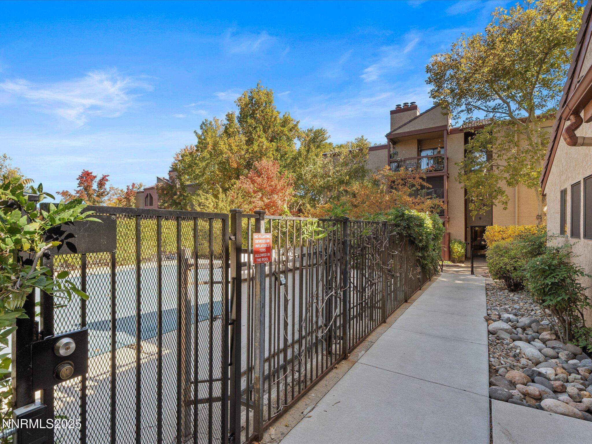 40-2955 Lakeside Dr-136